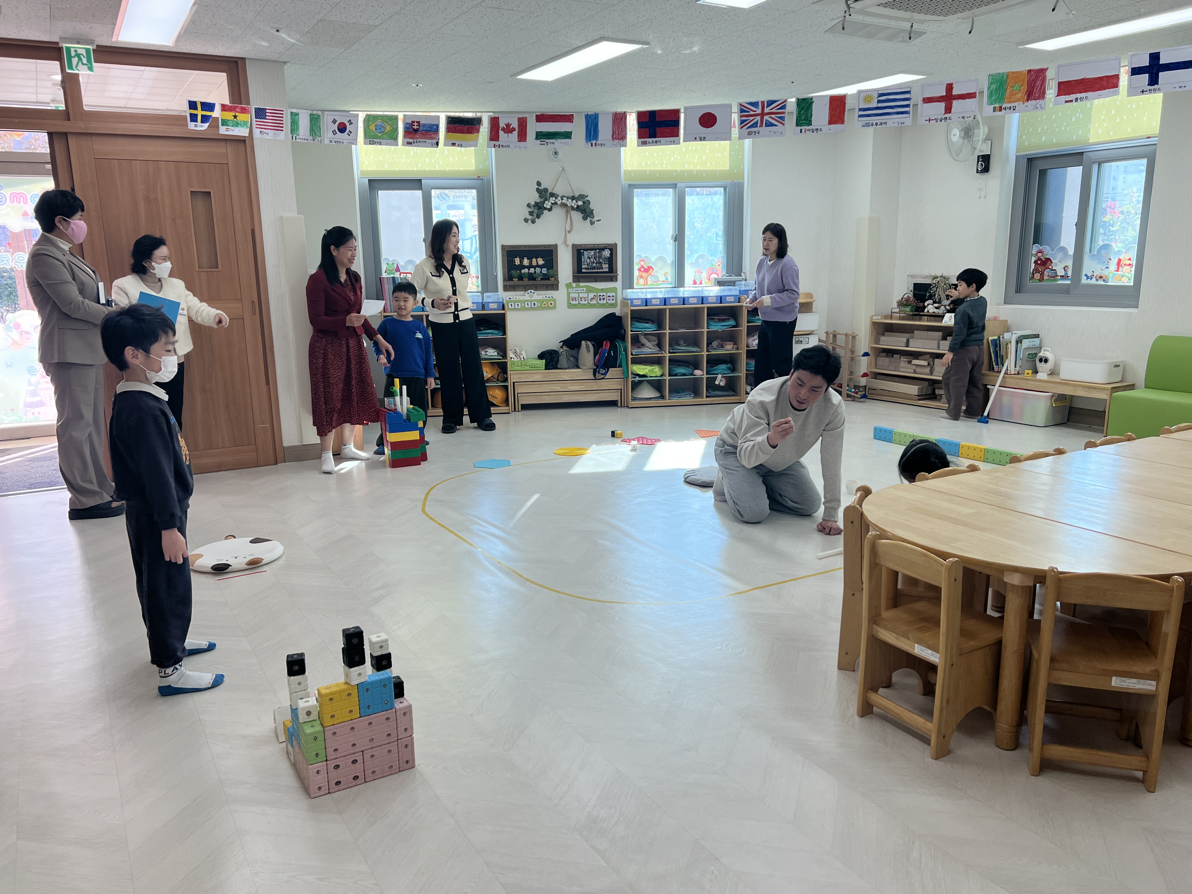 진해냉천초등학교병설유치원, 2학기 학부모 공개수업 ‘가을 열매 빙고 놀이’ 실시 - 관련이미지2