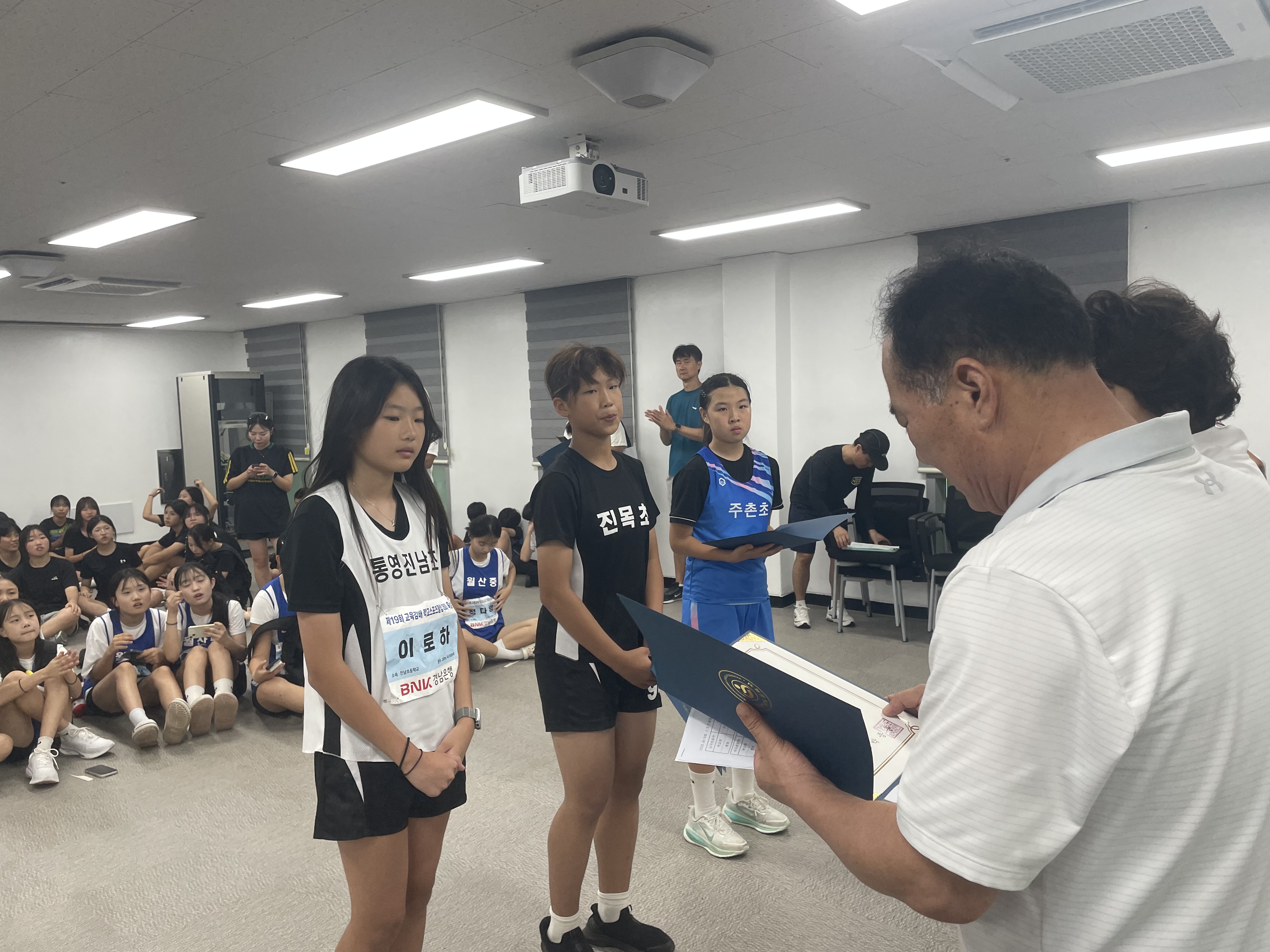 진남초, 경남 육상의 새싹을 키워요  육상 2년 연속 우승·치어리딩 준우승 쾌거! - 관련이미지2