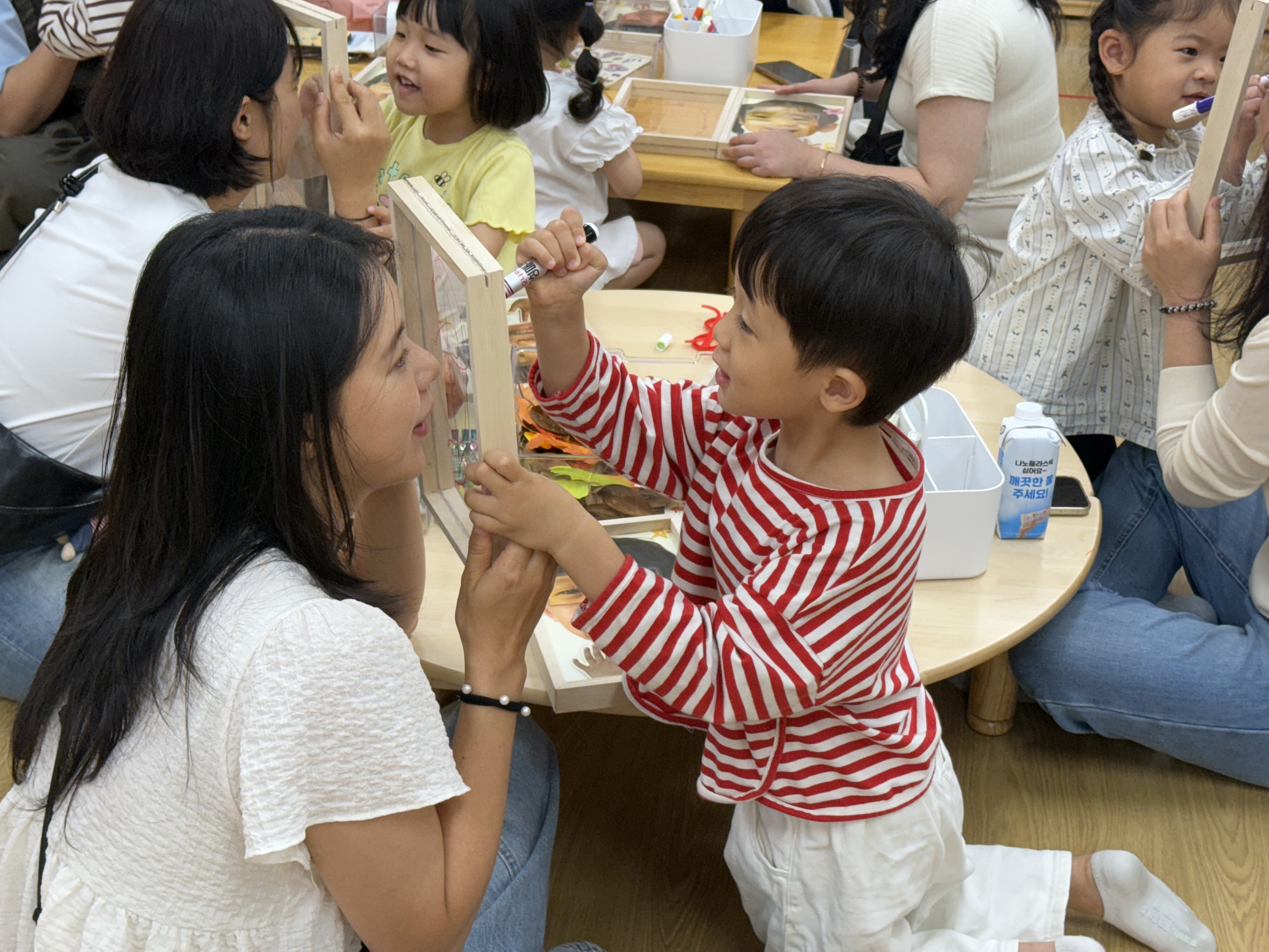 진해유치원, 마음을 나누는 가족 놀이 한마당 부모교육 및 가족 참여수업 운영  - 관련이미지3