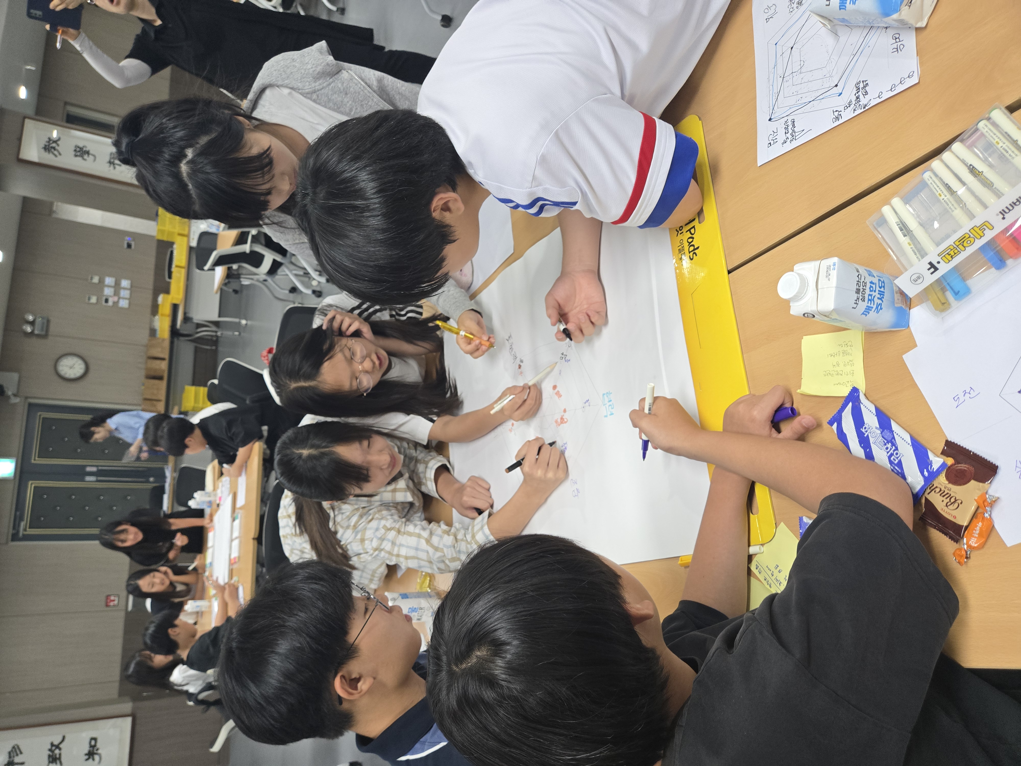 2025. 진주학생의회 리더십 역량강화 활동 및 2차 정례회 열려 - 관련이미지2