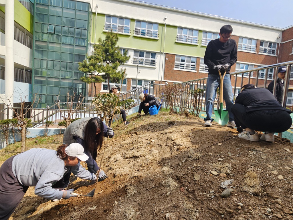 풍호초, 교육공동체가 함께 한 학교 숲 가꾸기 첫 걸음 - 관련이미지3