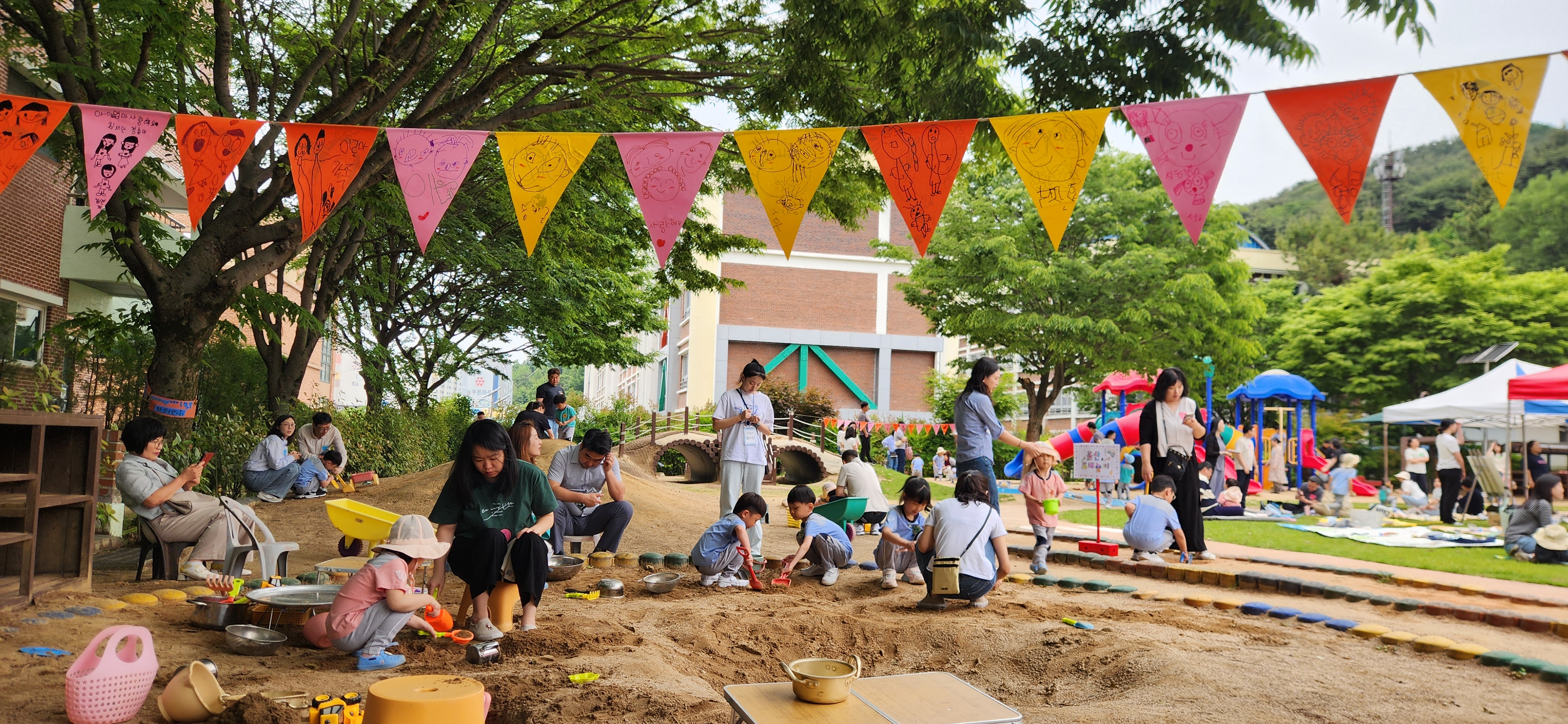 “우리 유치원에 놀러오세요!” 창원한별유치원, 유아가 직접 준비한 ‘가족 초대의 날’ 운영 - 관련이미지3