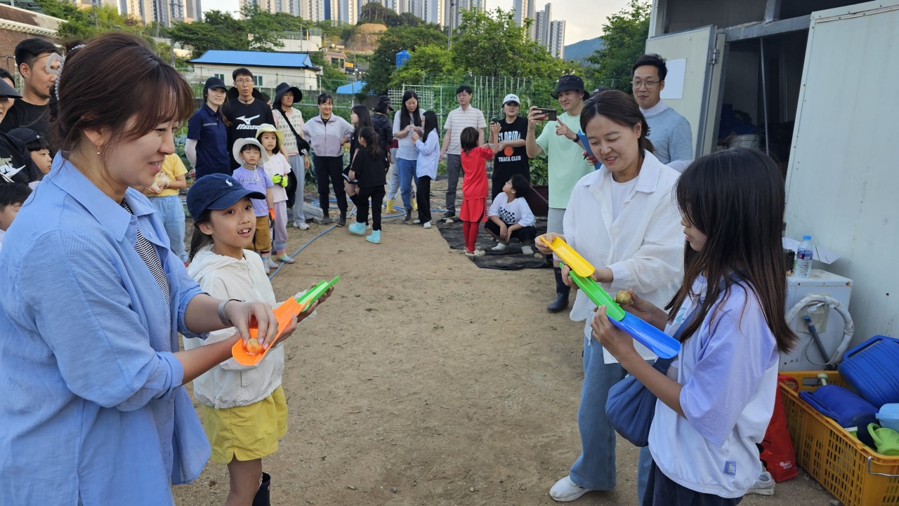 거제양정초등학교, ‘양정 가족사랑 모꼬지’ 진행 - 관련이미지3