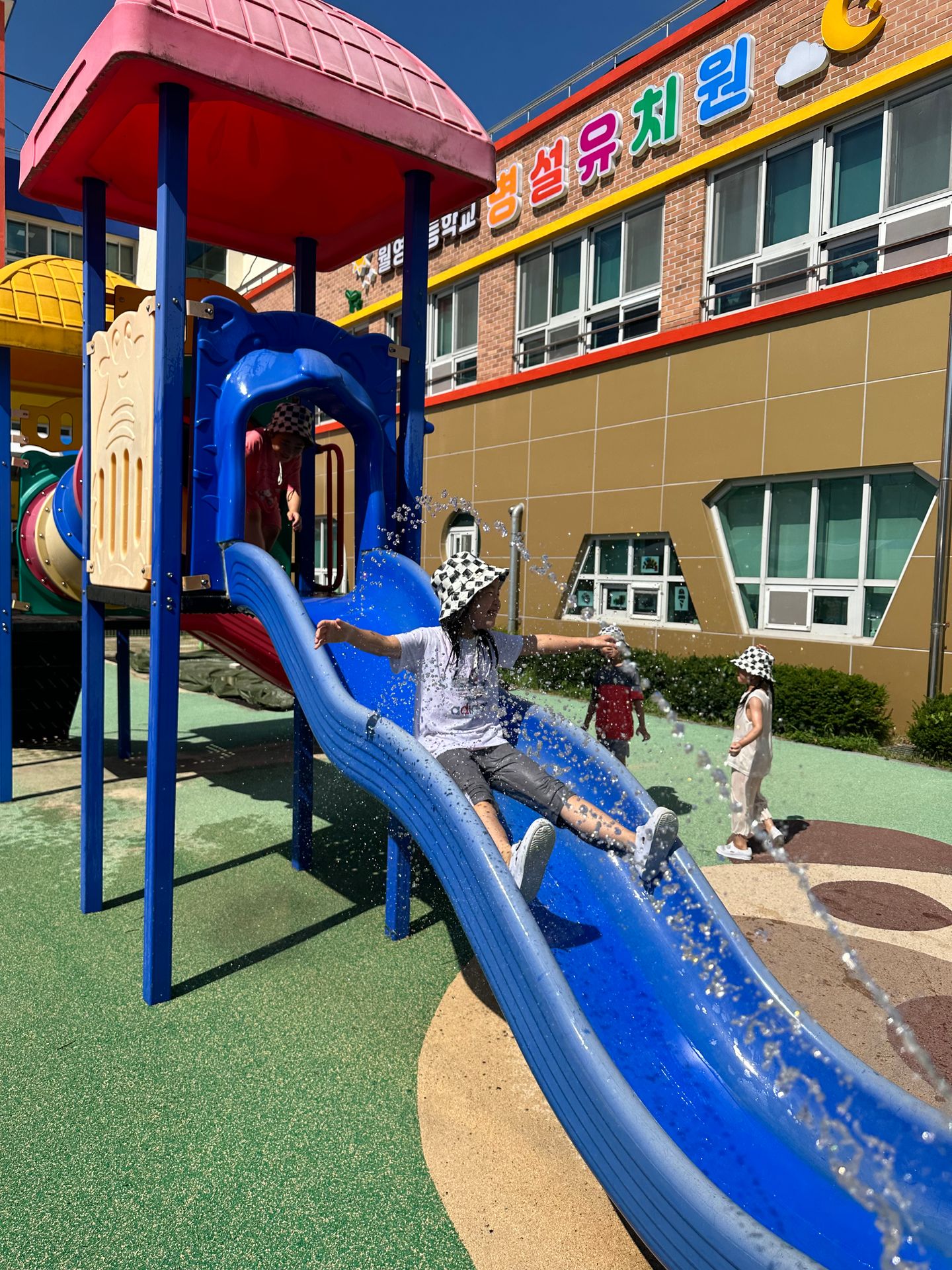 무더위를 날려버린 시원한 여름나기 - 관련이미지3