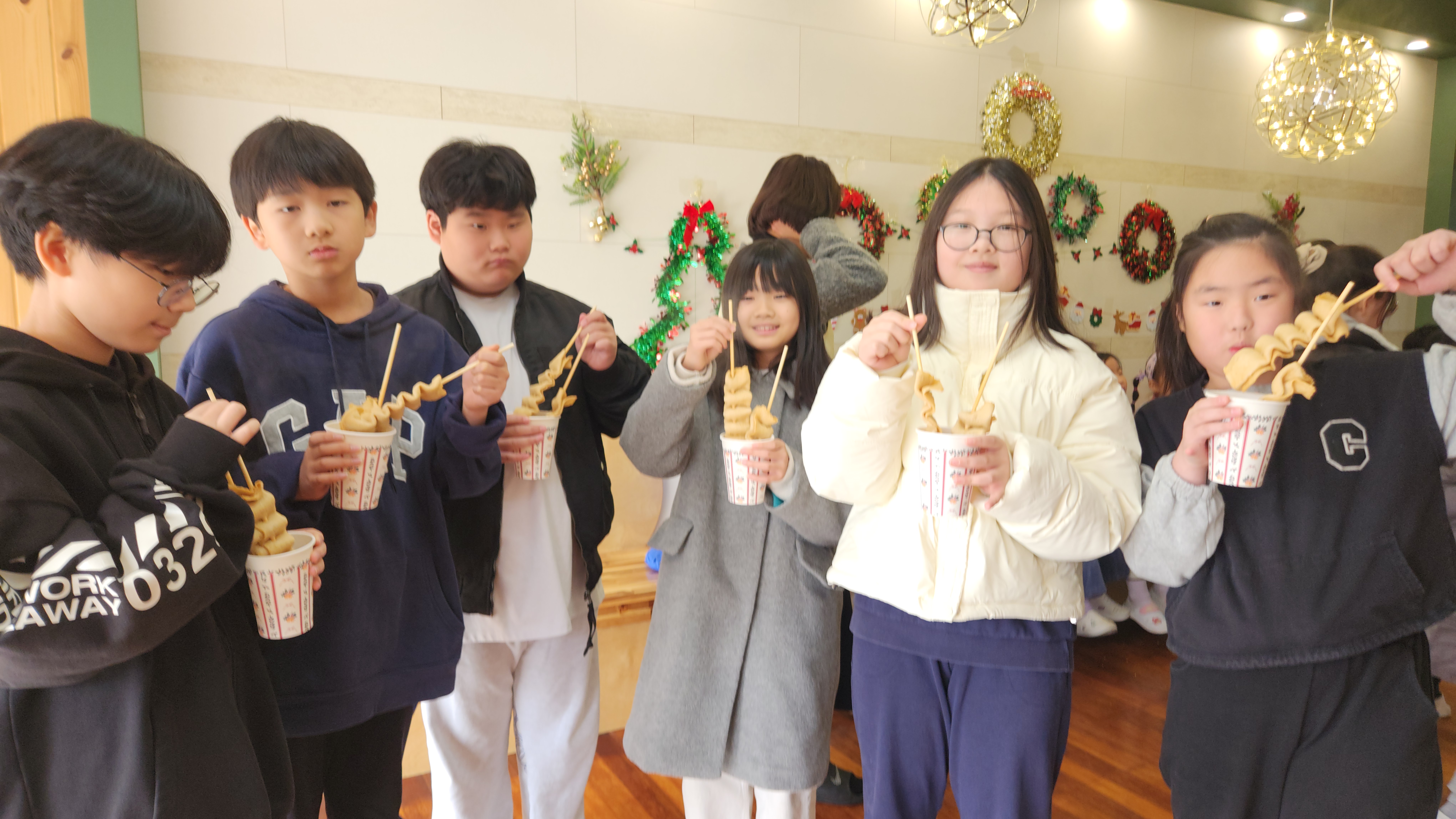 <병곡초> 따끈한 어묵나눔으로 사랑의 온기를 더하다. - 관련이미지2