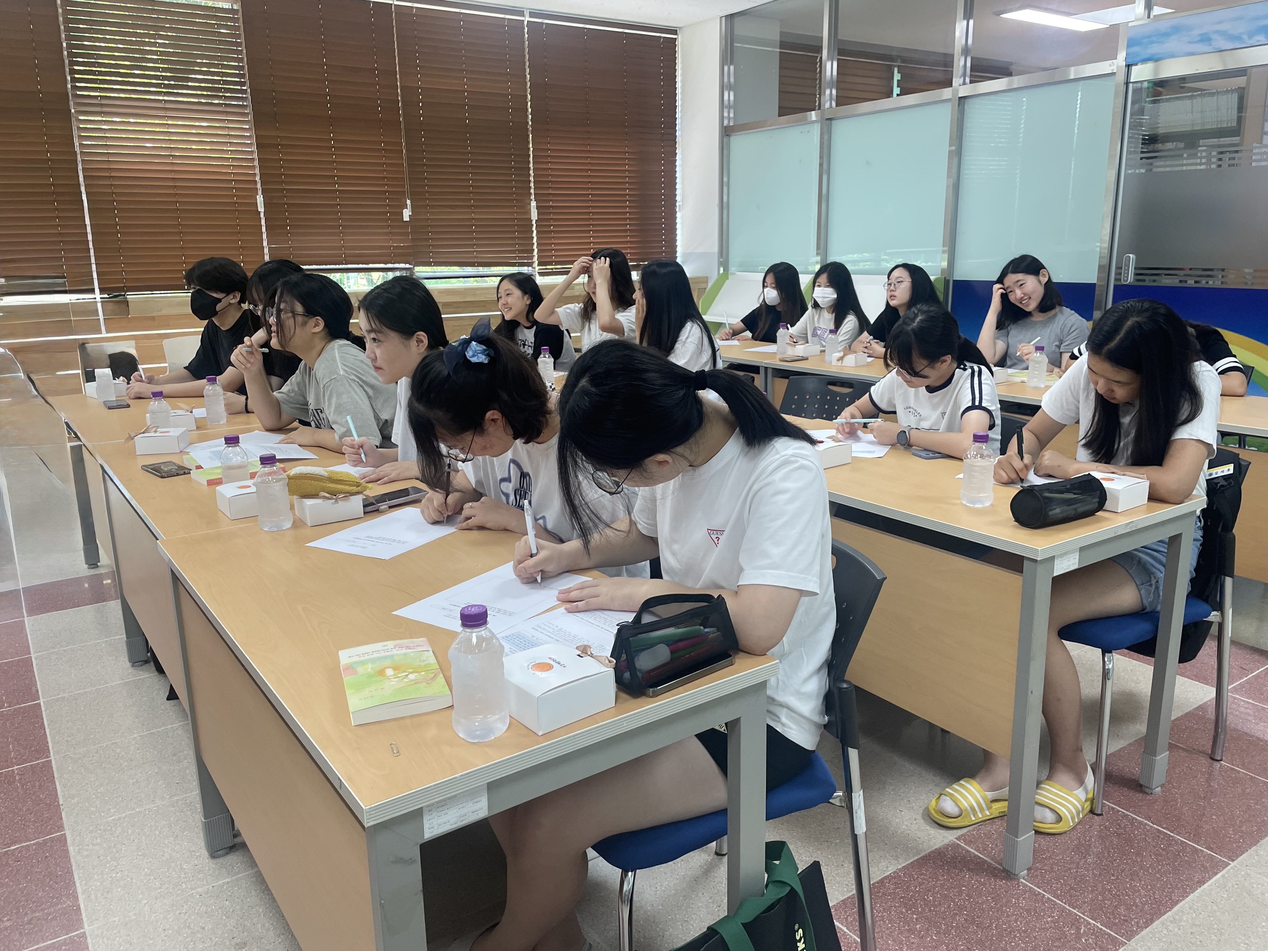 감계중, 여름방학 책 속으로 떠난 학생들의 독서여행 - 관련이미지1