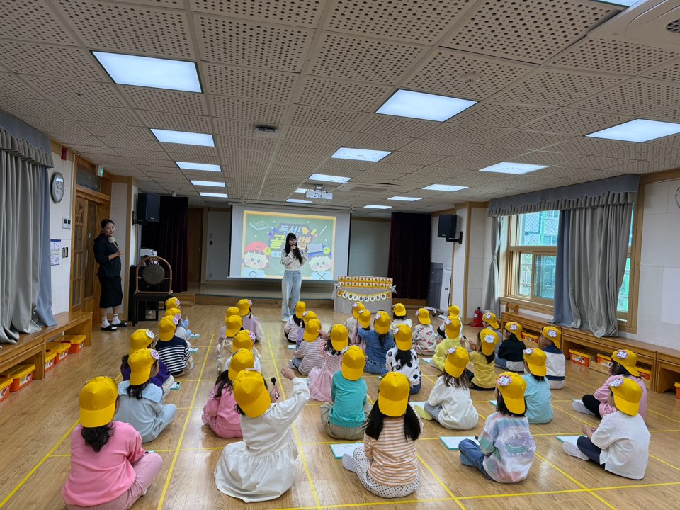 김해유치원! 독서골든벨로 문해력의 날개를 달다! - 관련이미지2