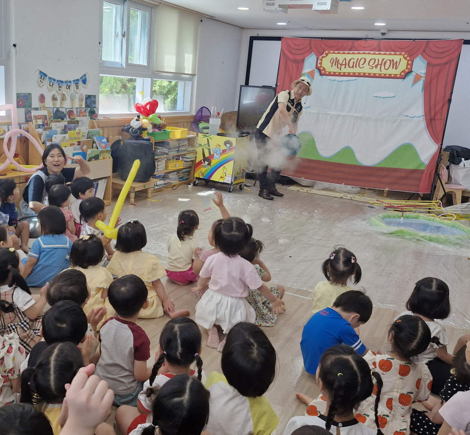 진동도서관, ‘찾아가는 벌룬버블쇼’ 성황리 개최 - 관련이미지2