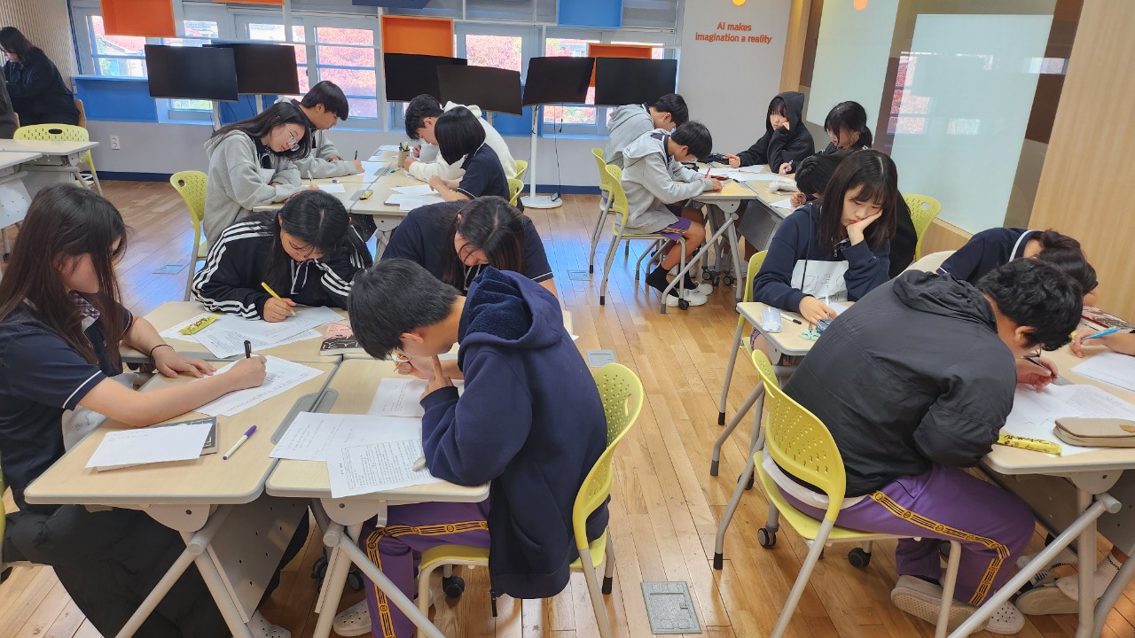 행복학교인 사파중학교 2024 창원의책 작가(김선미)와의 만남 행사 실시  - 관련이미지3