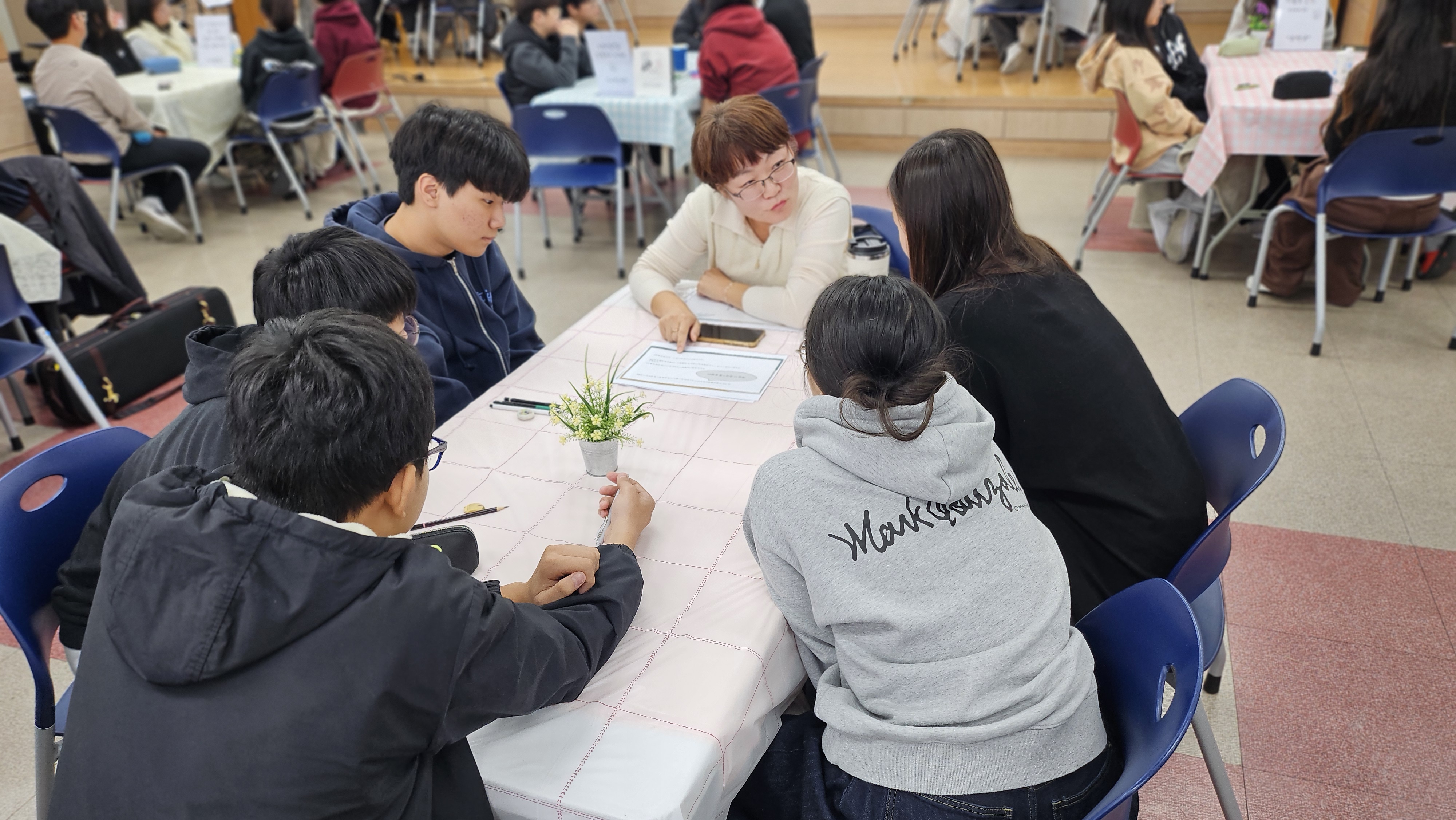 샛별중, 학부모 ‘사람책 도서관’ 통해 학생 진로 탐색 도와 - 관련이미지2