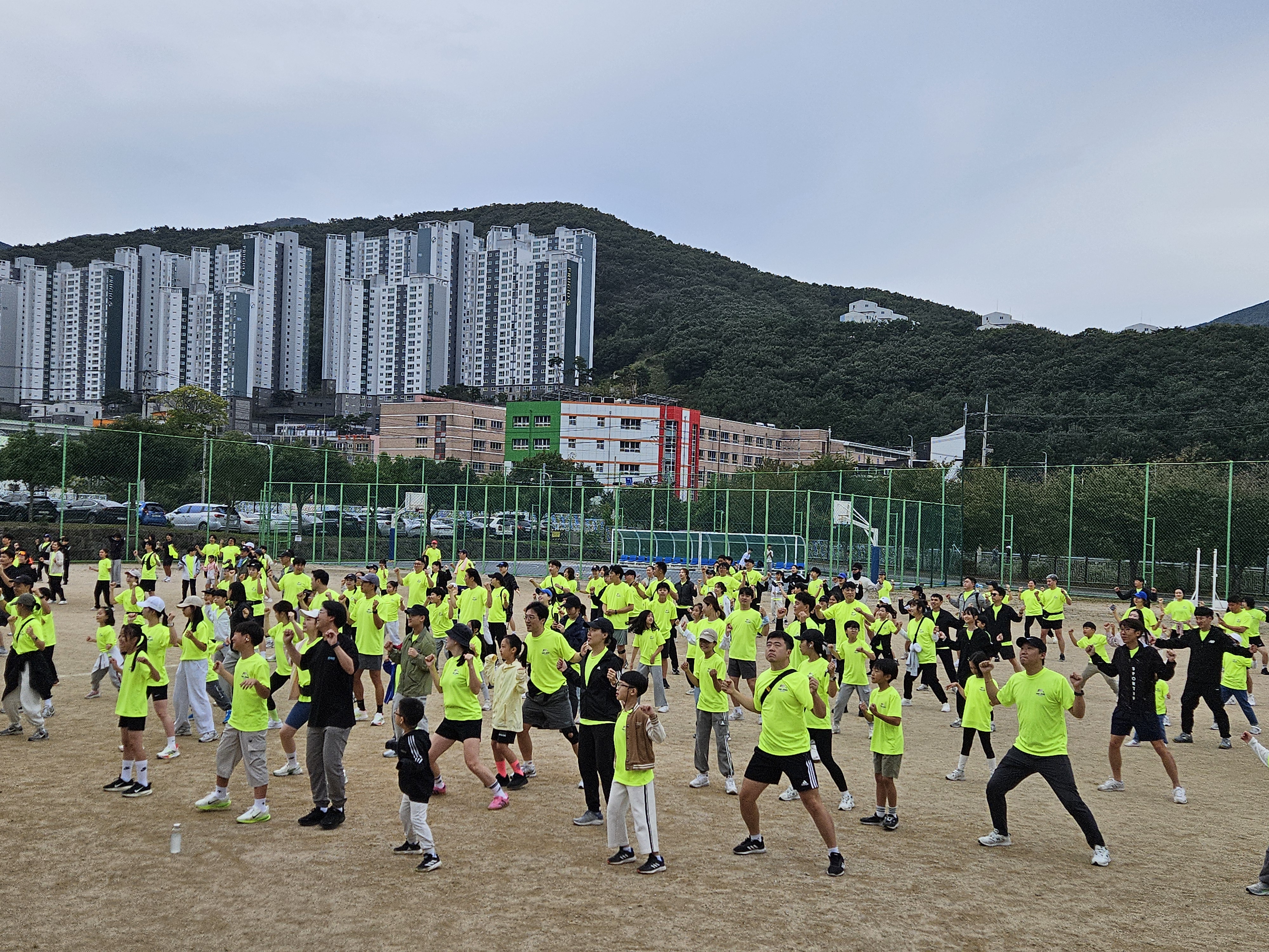 거제양정초, 온품뜰 한마음 가족 마라톤 대회 개최 - 관련이미지2