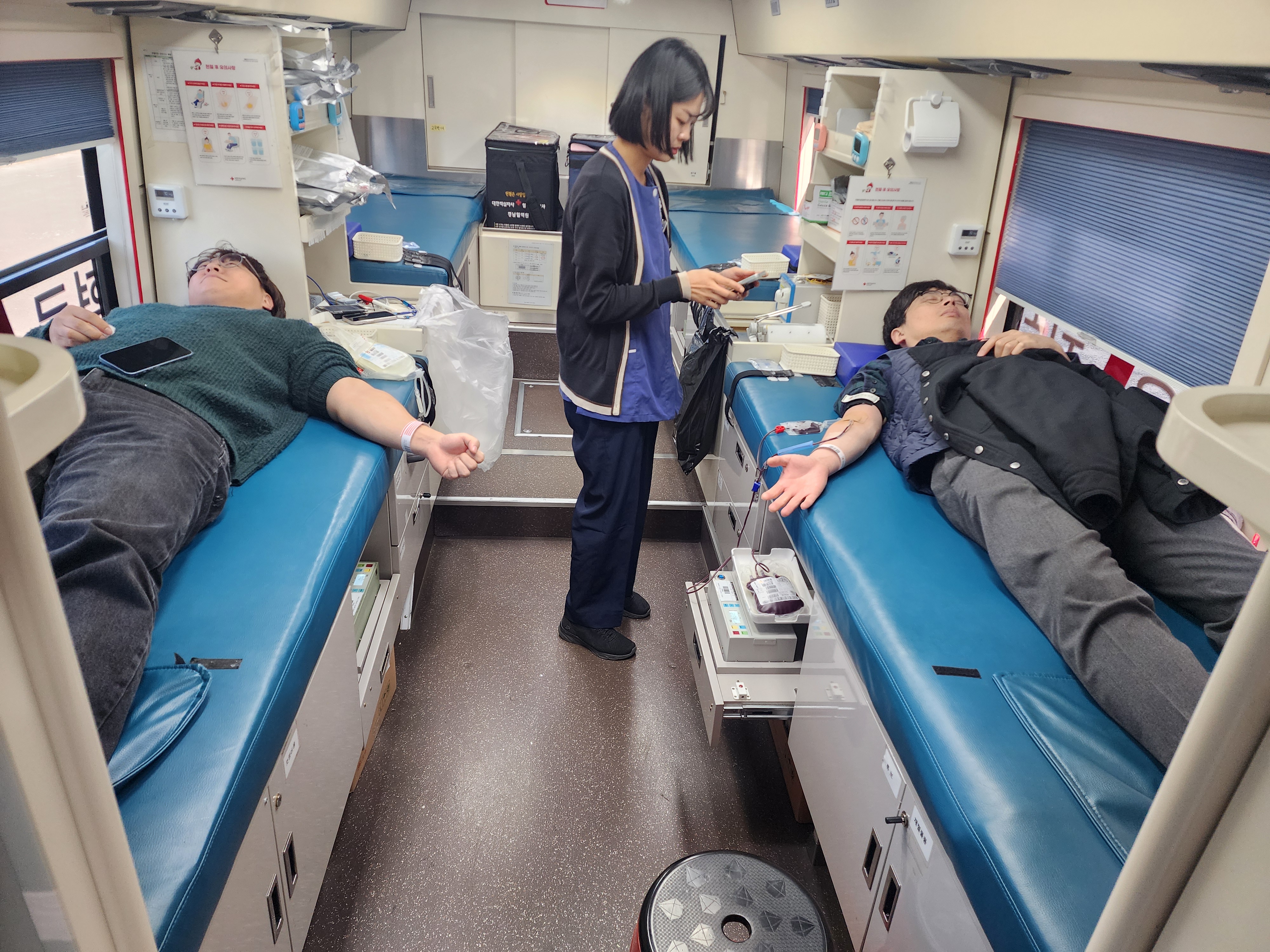 창원교육지원청, ‘ 올해 마지막 생명나눔 사랑의 헌혈 ’로 마무리 - 관련이미지1