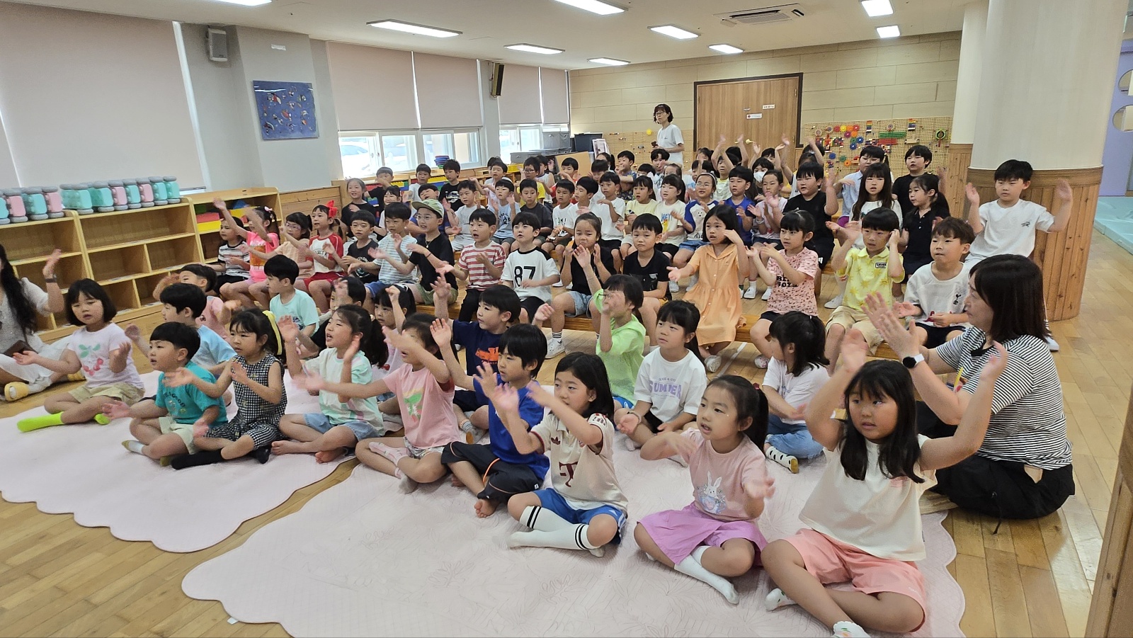 토월유치원, '노래로 피어나는 여름 마음을 잇는 시간' 노래송송 행복송송 발표회 개최 - 관련이미지1