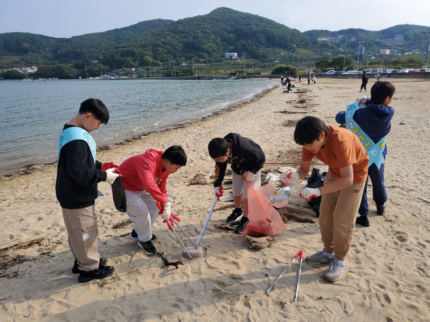 거제양정초등학교, ‘5학년 해변 플로깅’ 진행 - 관련이미지3