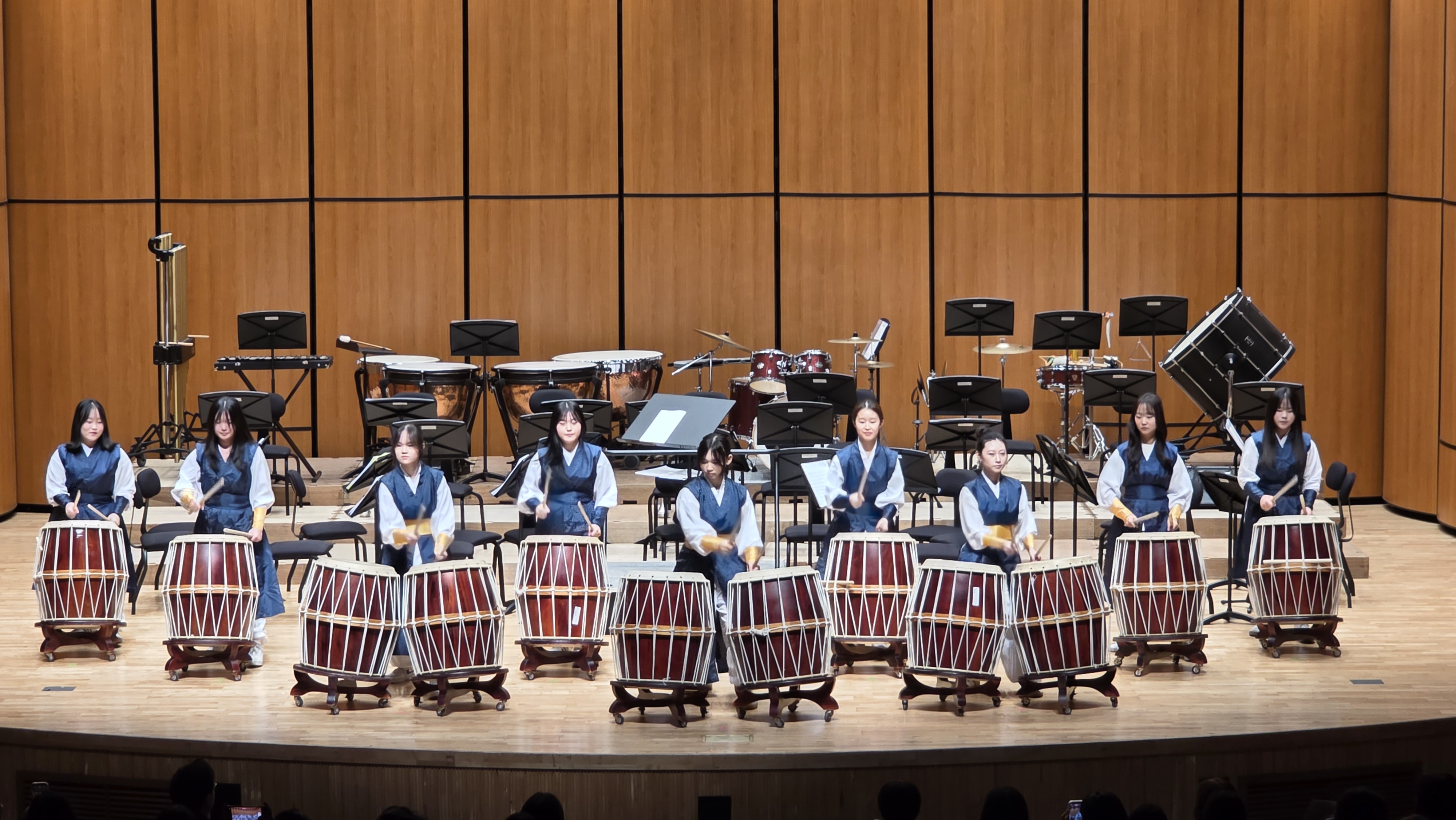 남지여중, 팝스오케스트라 정기 연주회 실시 <지역민과 함께하는 크리스마스 콘서트> - 관련이미지2