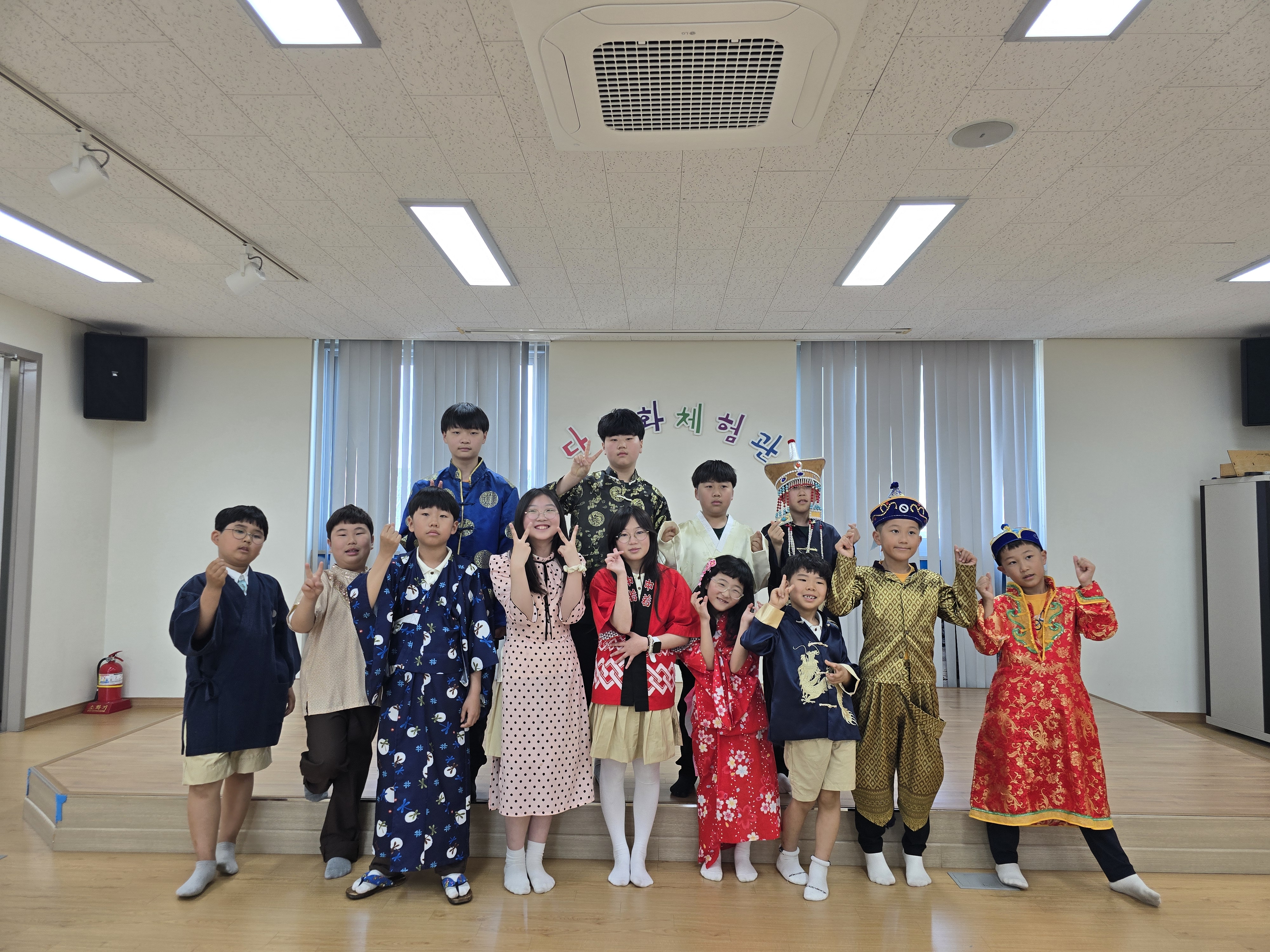 쌍계초, 화개초(왕성분교) 공동교육과정으로 미리 가보는 진주교육대학교 연계 진로․다문화체험학습 실시 - 관련이미지1