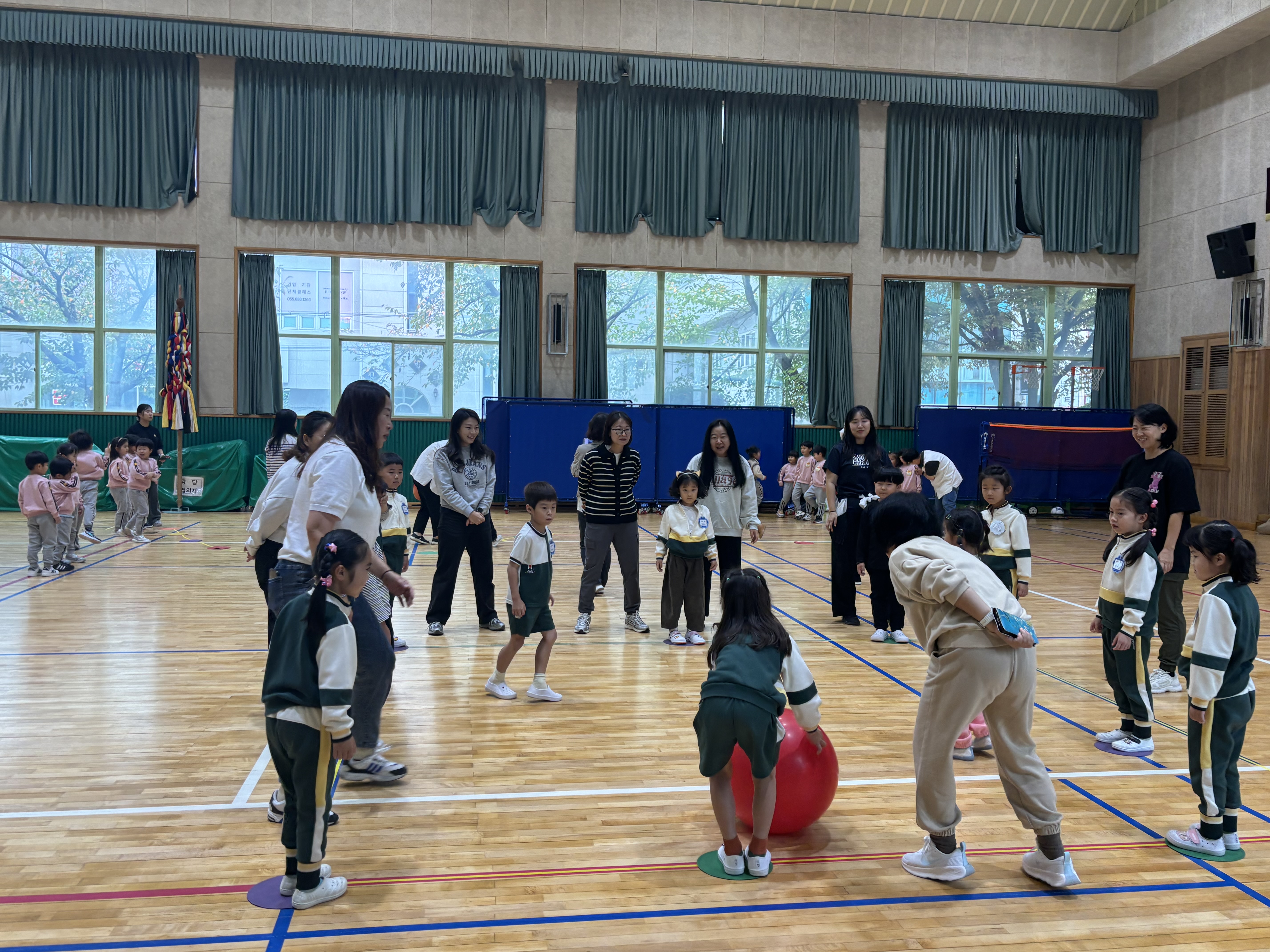 2025. 단설과 병설이 하나되는 전통놀이 한마당! - 관련이미지2