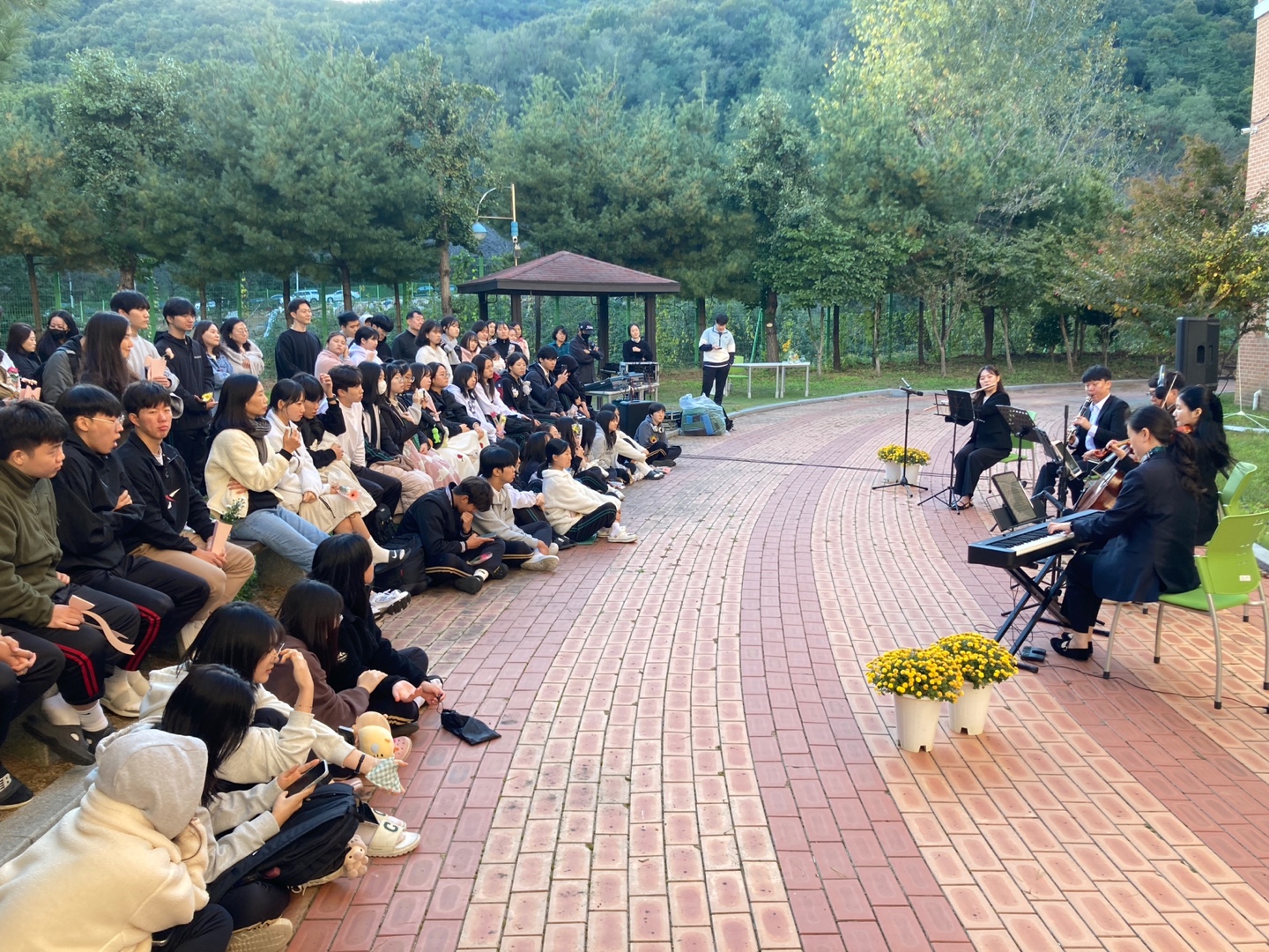 김해삼방고, “가을 텃밭에서 시와 함께한 음악으로 힐링하세요” - 관련이미지1