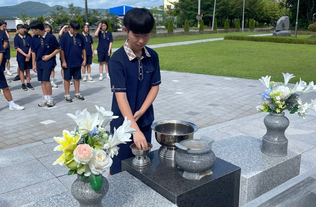칠성중, 애국 영웅의 발자취 따라 나라사랑을 체득해 보는 "역사 교과의 날" 운영- 6·25 경찰의 용기와 백산 안희제의 뜻을 배우다 - 관련이미지2