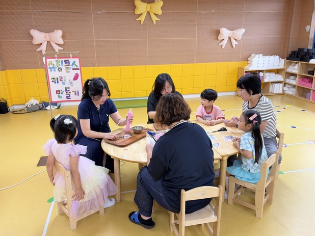 오봉유치원, 학부모회 동아리 활동 ‘엄마 선생님과 함께하는 꼼지락데이’실시 - 관련이미지3
