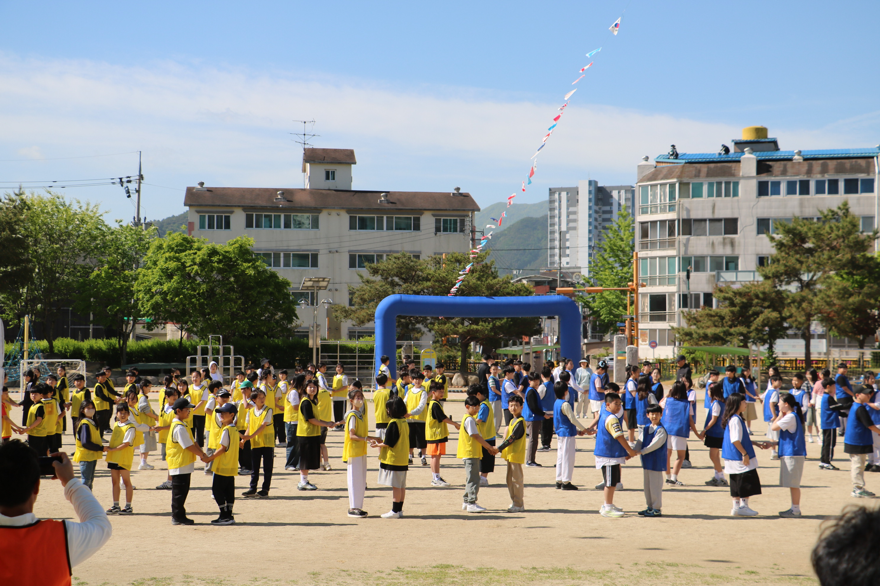 위성초, 거센 바람도 뚫지 못한 우리들의 뜨거운 열정 - 관련이미지1