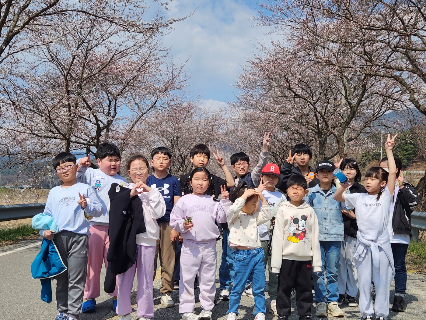 <병곡초> 학생자치회 주관 봄맞이 행사 - 관련이미지1