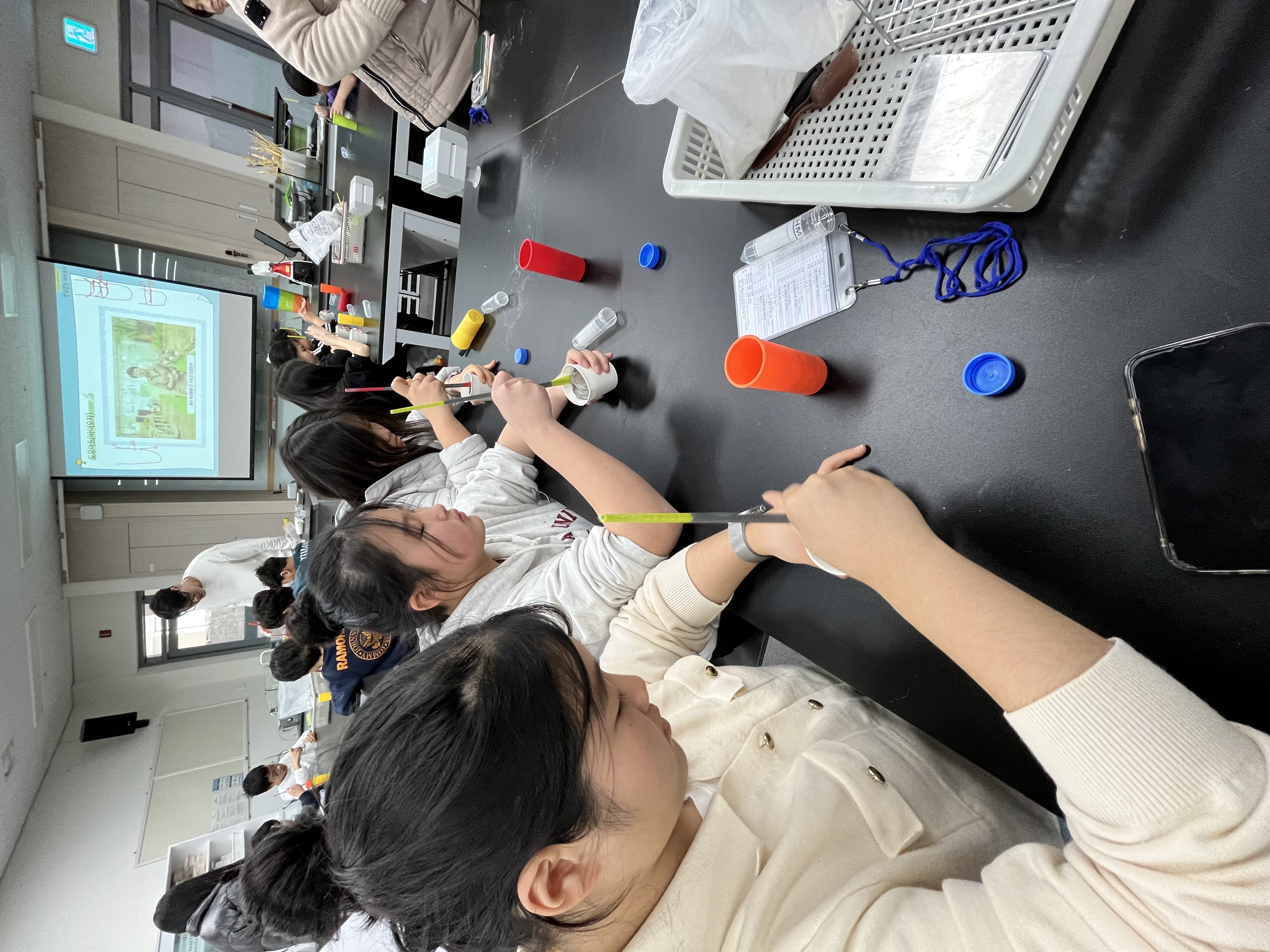 남해교육지원청, 교육복지안전망 사제동행 ‘교실 밖 바이오 탐험대’ 체험 프로그램 운영 - 관련이미지2