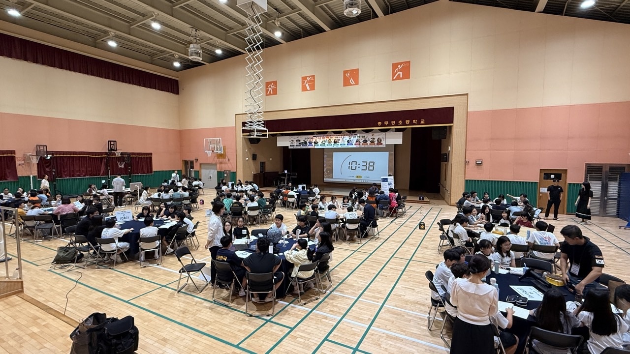 충무공초 학부모회, ‘사람책과 떠나는 직업탐험’으로 생생한 진로 교육 선사 - 관련이미지1