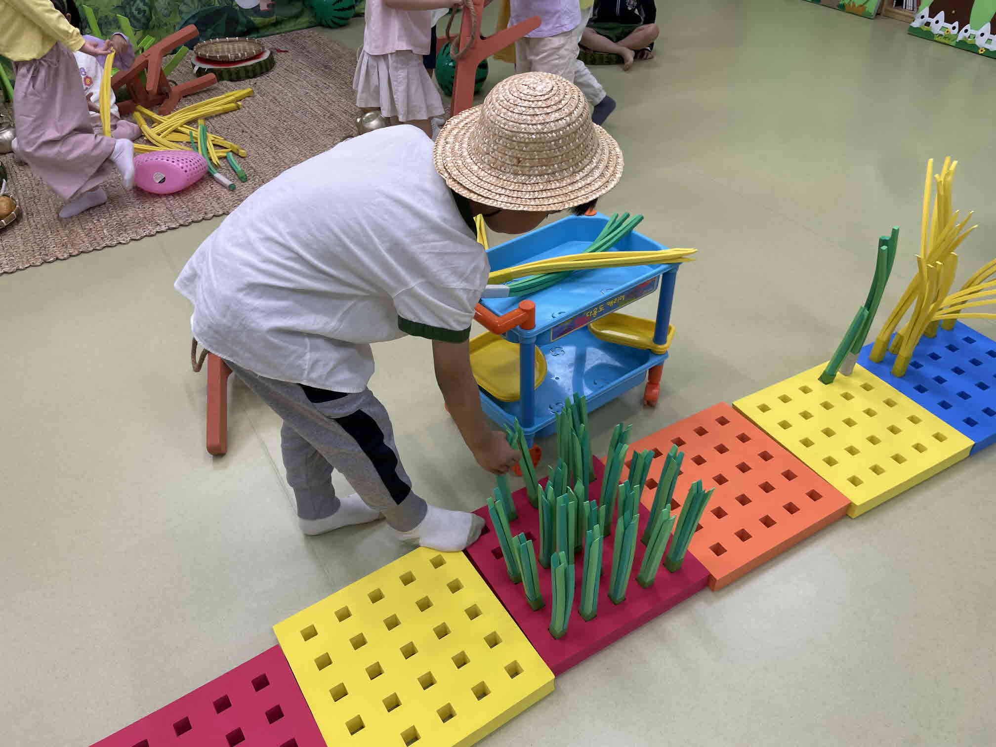 봉덕초등학교병설유치원 찾아오는 농촌 체험 실시 - 관련이미지3