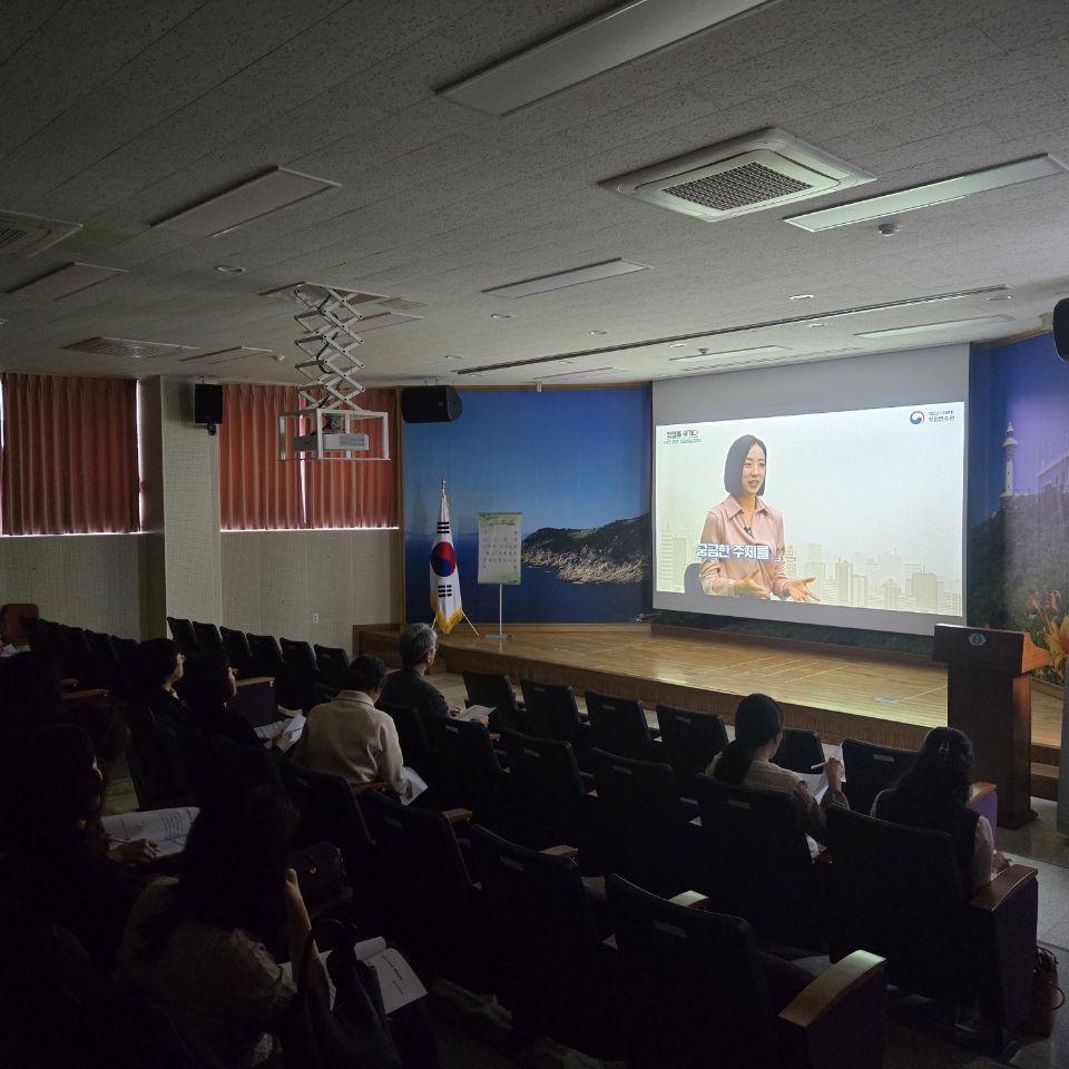 통영교육지원청, 청렴한 공직문화 확산을 위한 영화 ‘백산’관람 - 관련이미지2