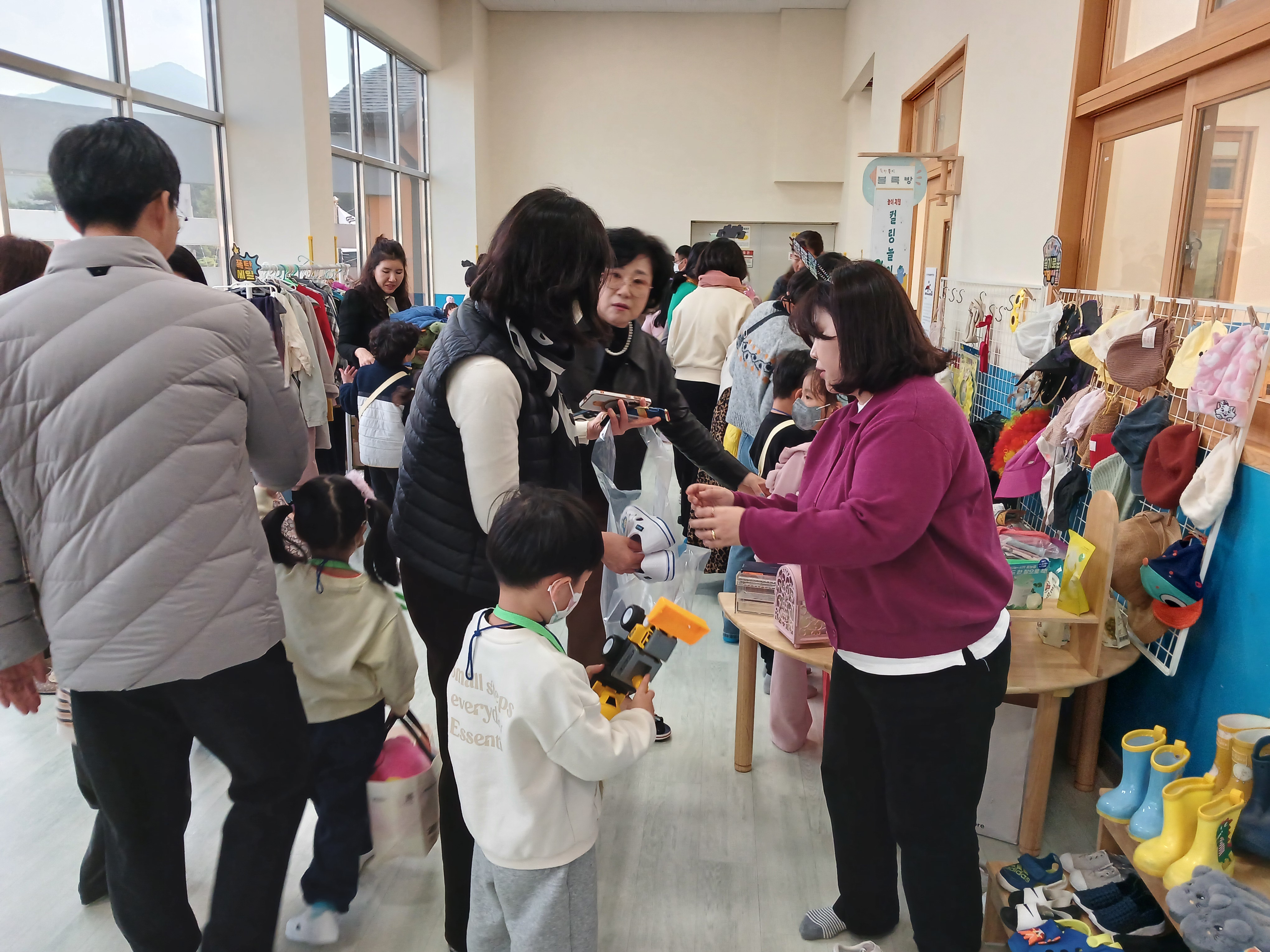 공립단설 남해유치원‘사랑나눔 행복축제’(행복학교 학교 공개의 날) - 관련이미지3