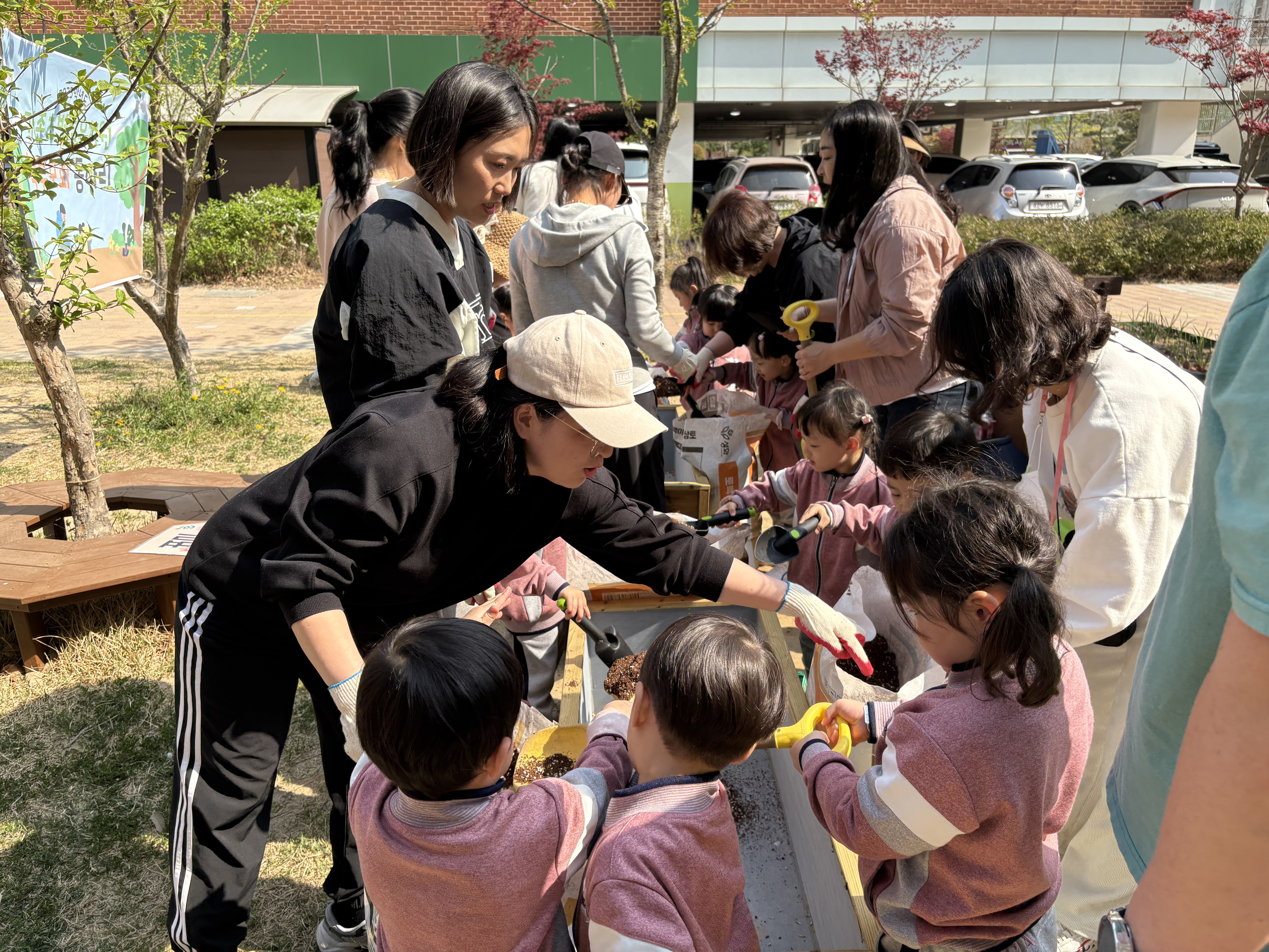 가촌초병설유치원, 학부모 동아리 발대식 개최 - 학부모 생태환경 동아리 ‘자연과 놀자’- - 관련이미지1