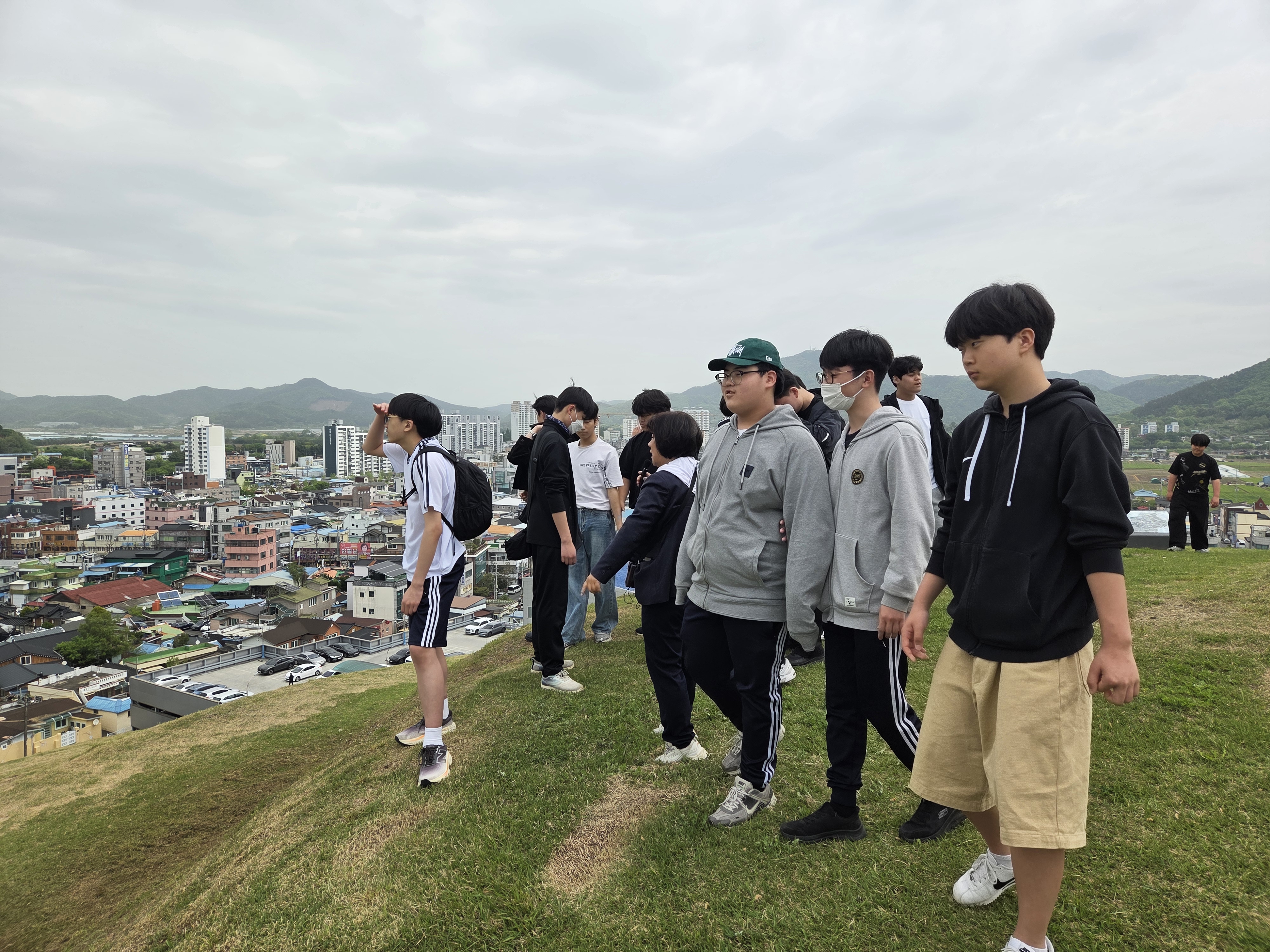 “아라의 얼을 따라 건다”지역맞춤형 진로체험 운영 - 관련이미지2