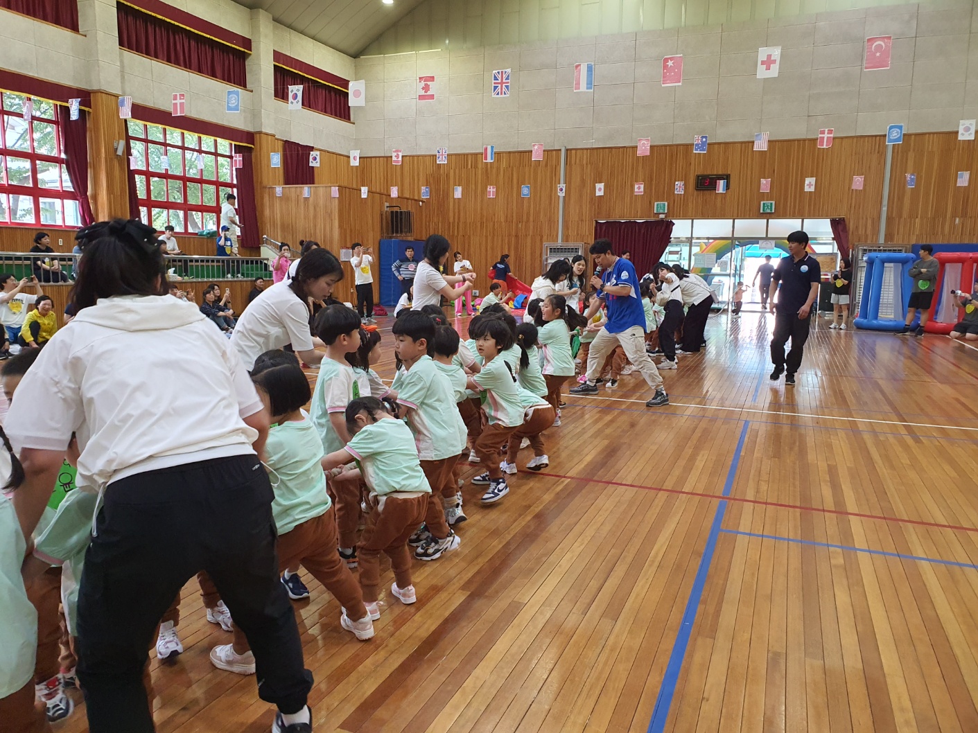 2025. 토월유치원 한마음 가족축제로 웃음꽃 활짝! 교육공동체가 함께한 감동의 하루 - 관련이미지1