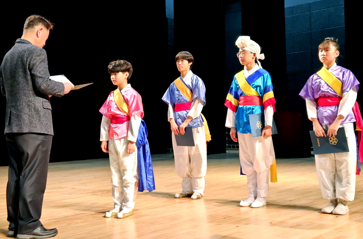 횡천초, 압도적 기량 뽐내며 제30회 학생풍물놀이 경연대회 대상 수상 - 관련이미지3