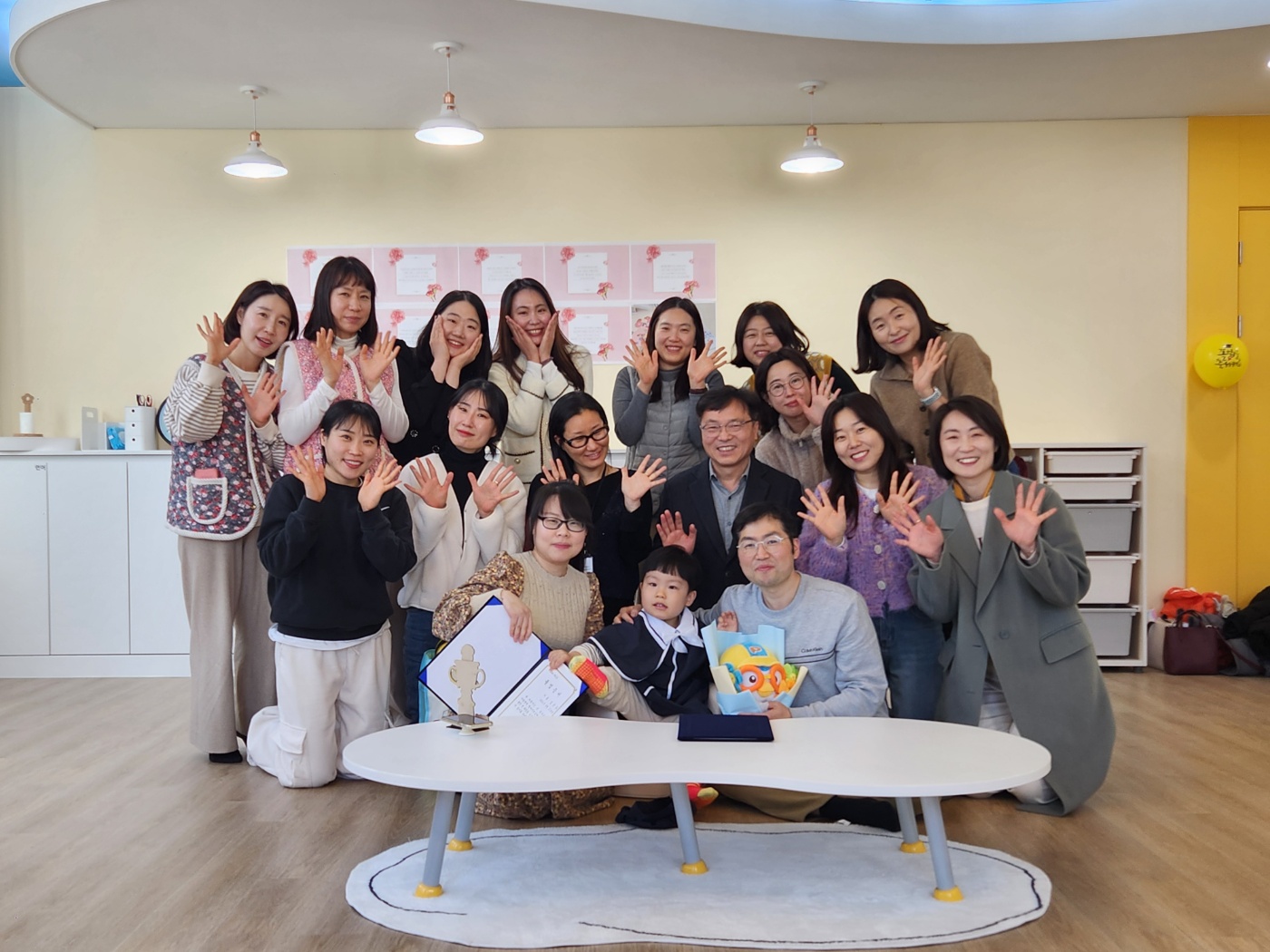 김해교육지원청, 빛나는 졸업장을 가슴에 품고 (2024학년도 김해교육지원청 특수교육지원센터 영아지원실 졸업식 개최) - 관련이미지2