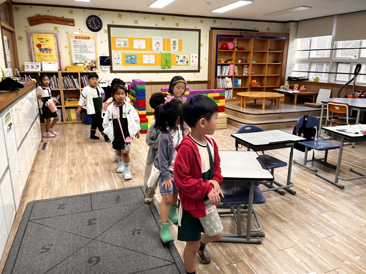 양덕솔빛유치원-감천초 유초이음 전래놀이 한마당 개최 - 관련이미지2