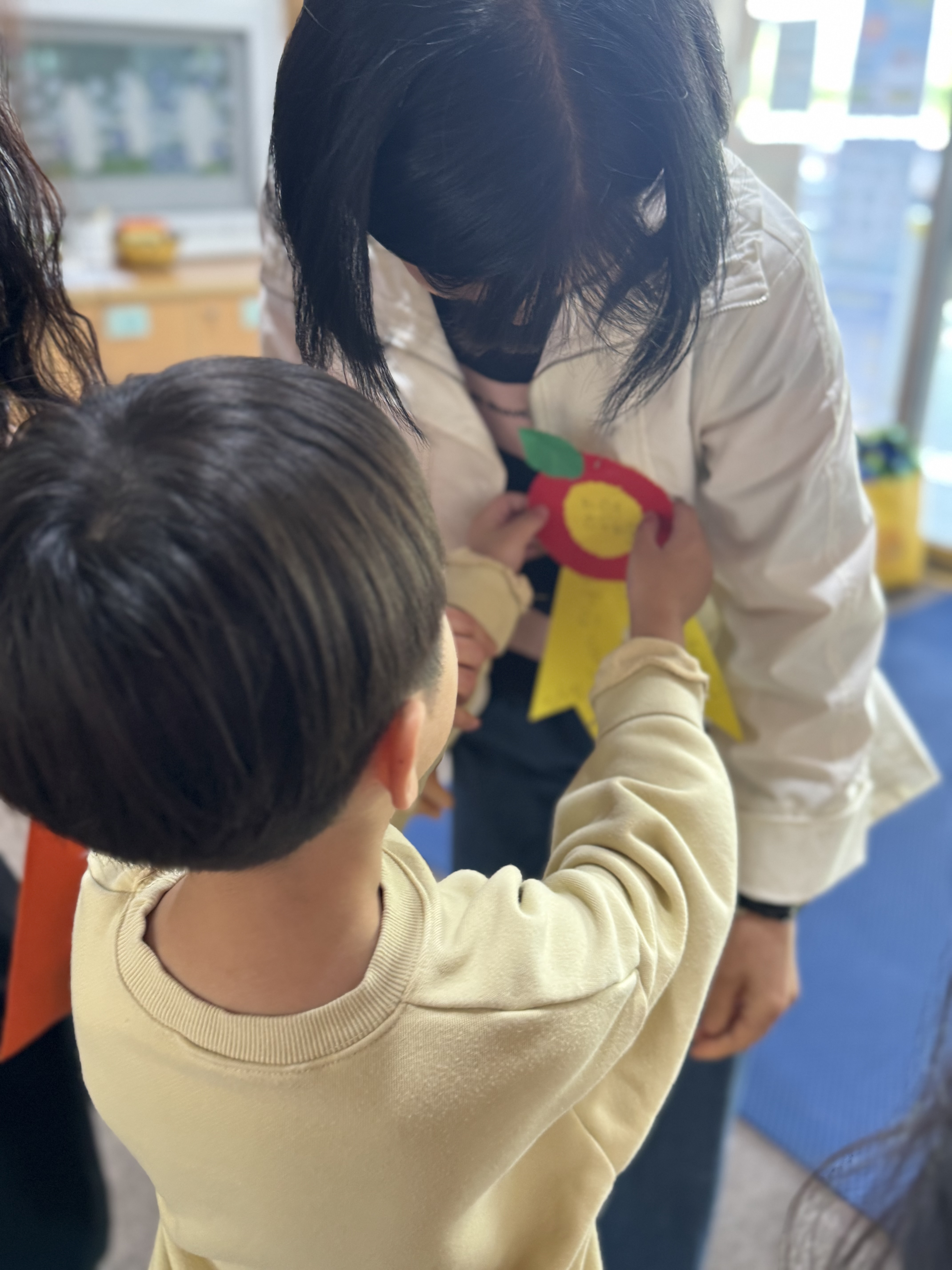 5월 감사의 달, 감사의 마음을 전한 통영유치원 어린이들 - 관련이미지2