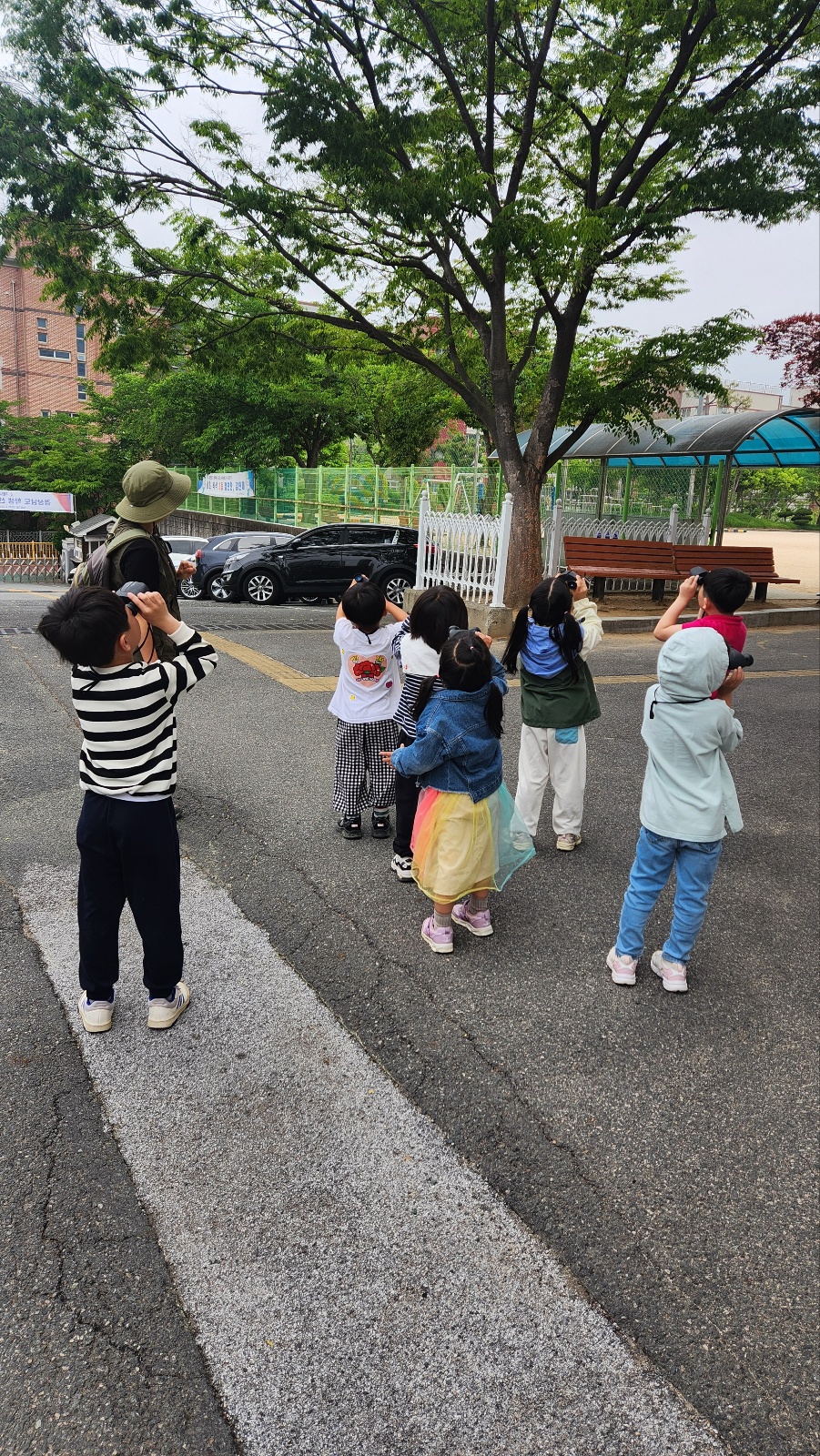 명도초병설유치원, '놀이로 만나는 숲' 체험활동 실시 - 관련이미지1