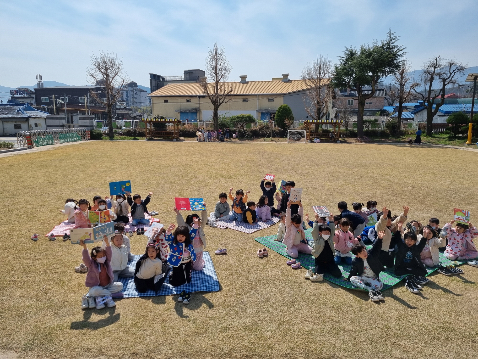 창원진달래유치원, 따스한 봄날 형님과 동생이 함께하는 어울림 놀이 - 관련이미지3