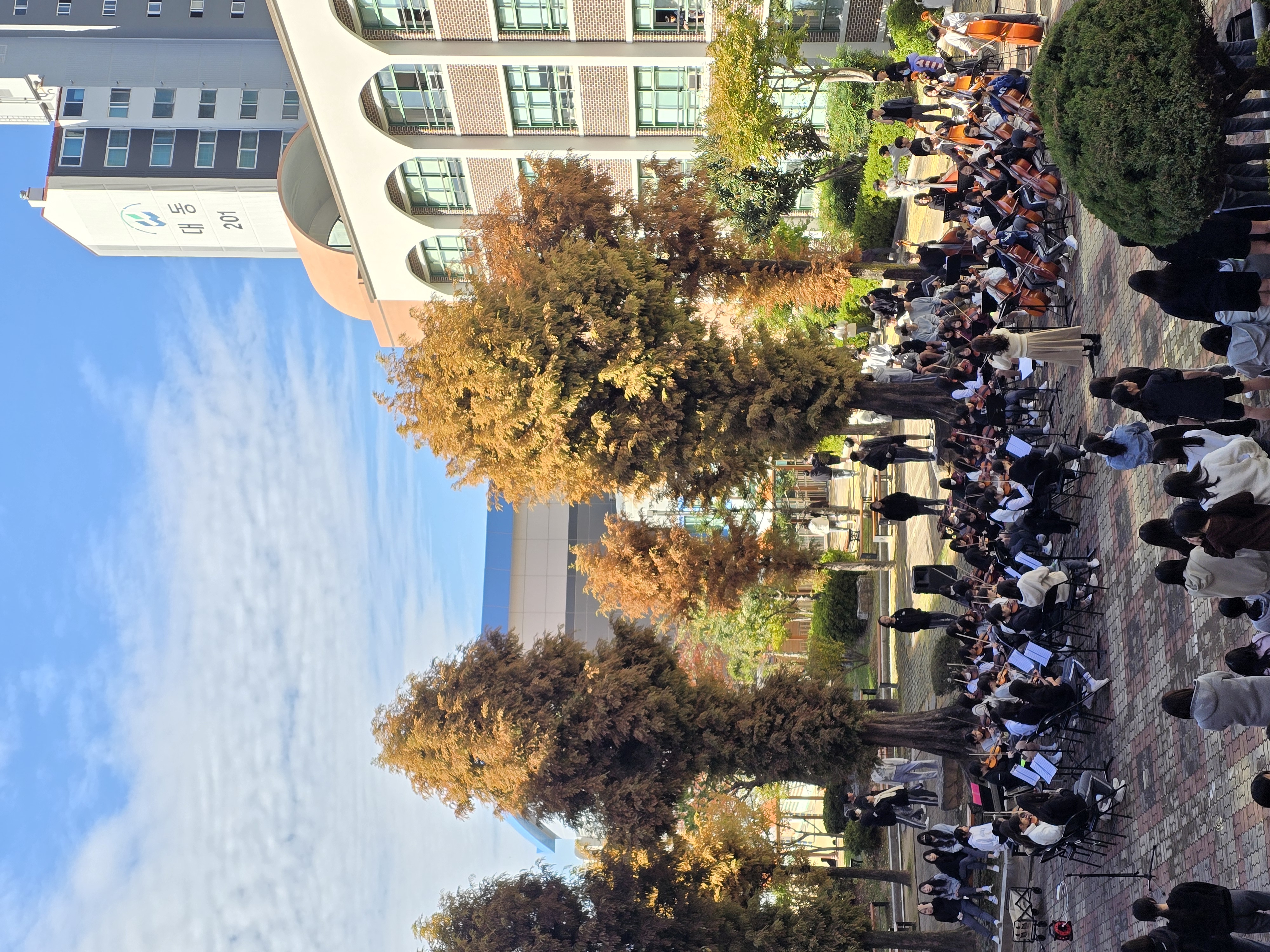 안남중 합주반, ‘사계절 스트링 버스킹’ 가을 공연 개최 - 관련이미지2