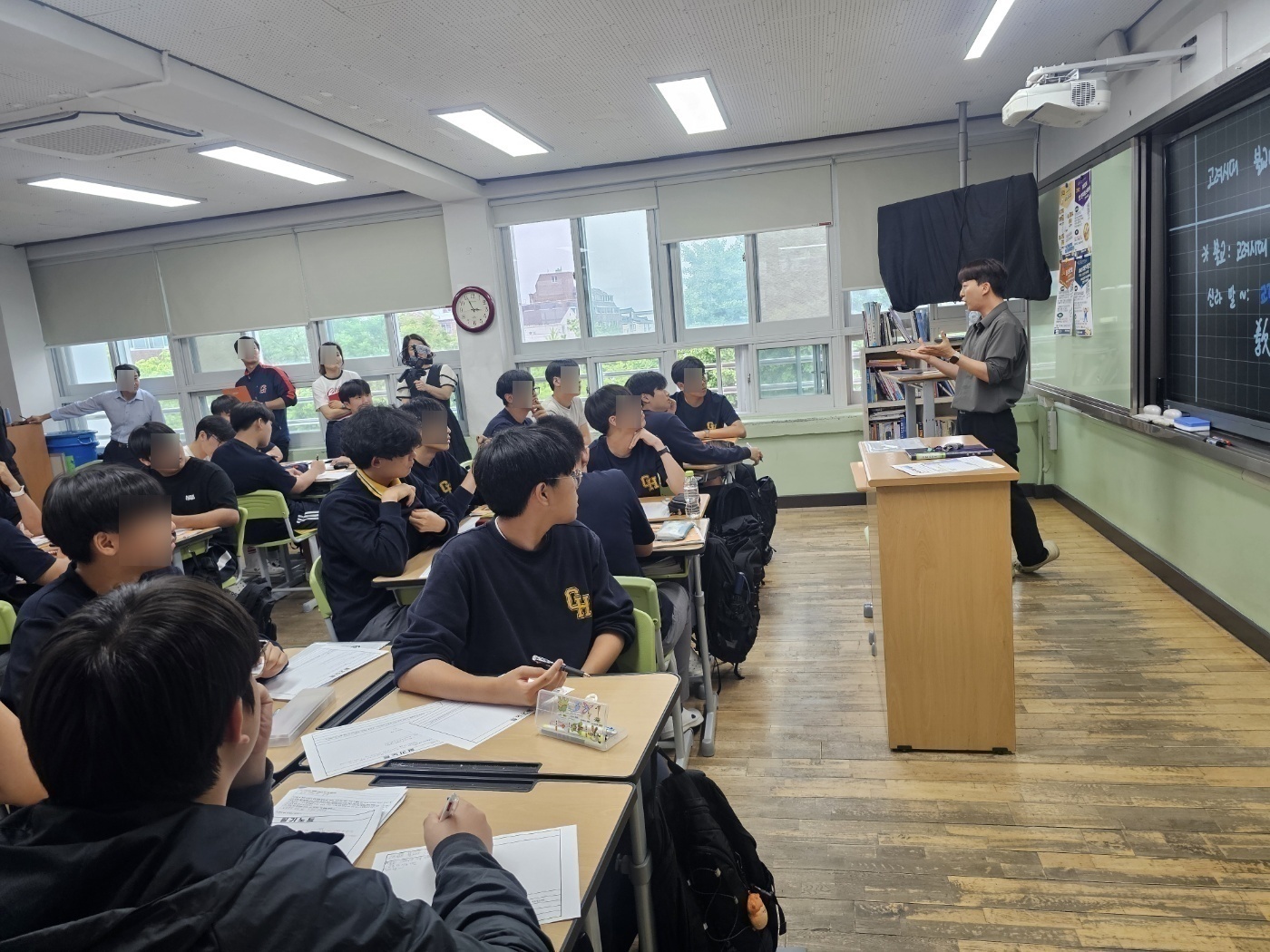 김해고, 4인 4색 수업 나눔으로 학생 참여형 수업 혁신 시동 - 관련이미지1
