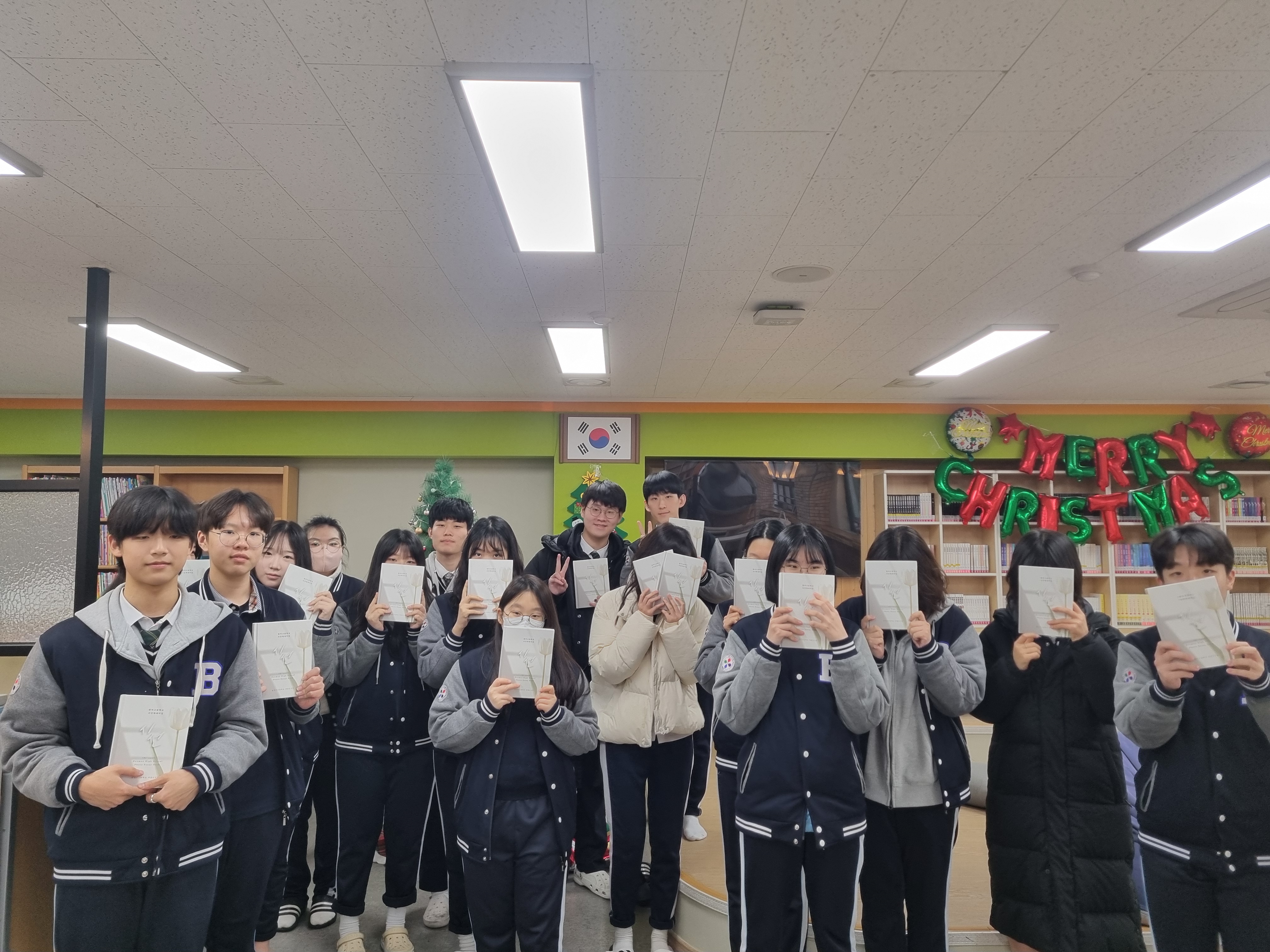 양산 범어고, 사진에세이집 『시선』 발간 - 관련이미지2