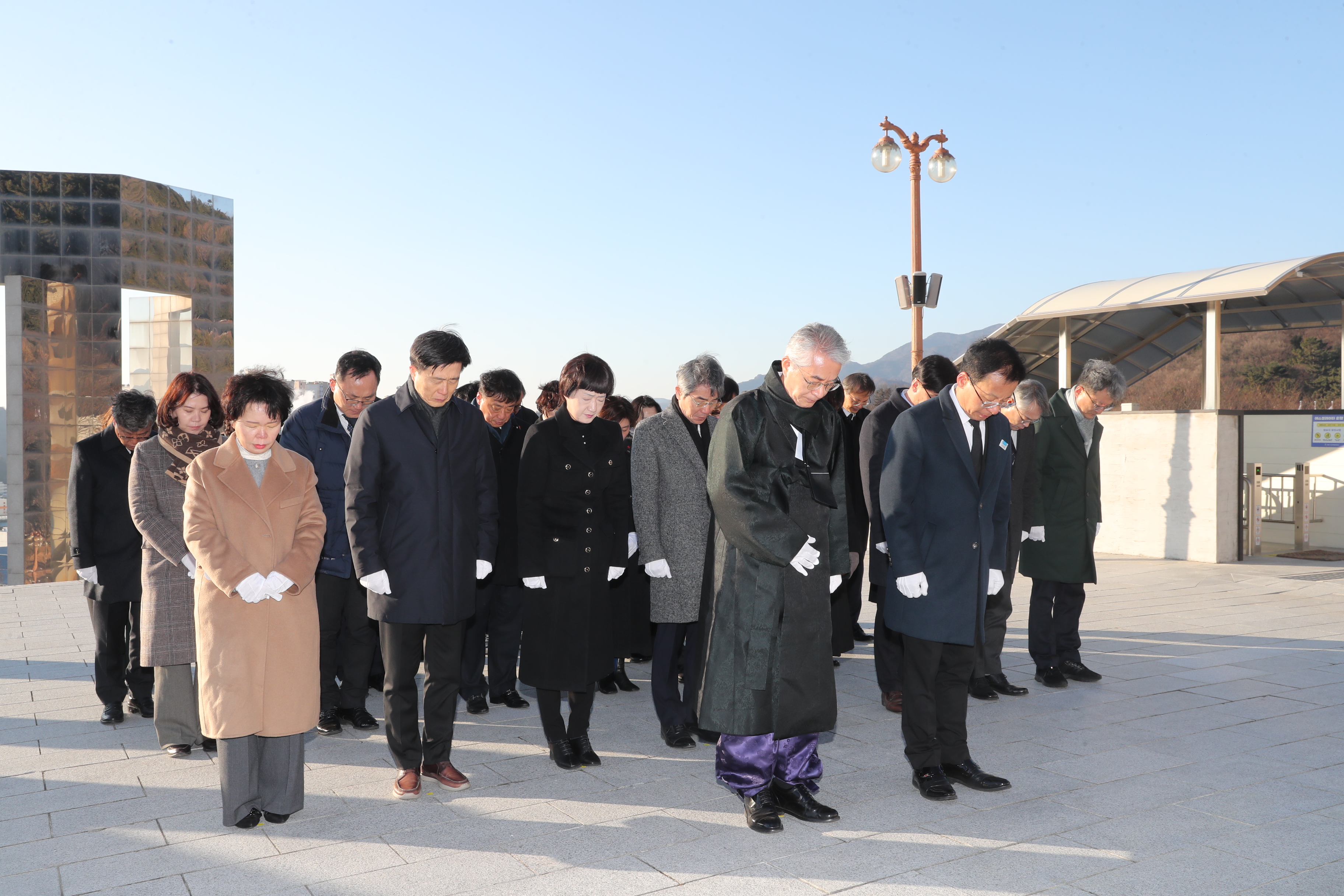 박종훈 교육감, 병오년 새해 국립3.15민주묘지 참배 - 관련이미지2