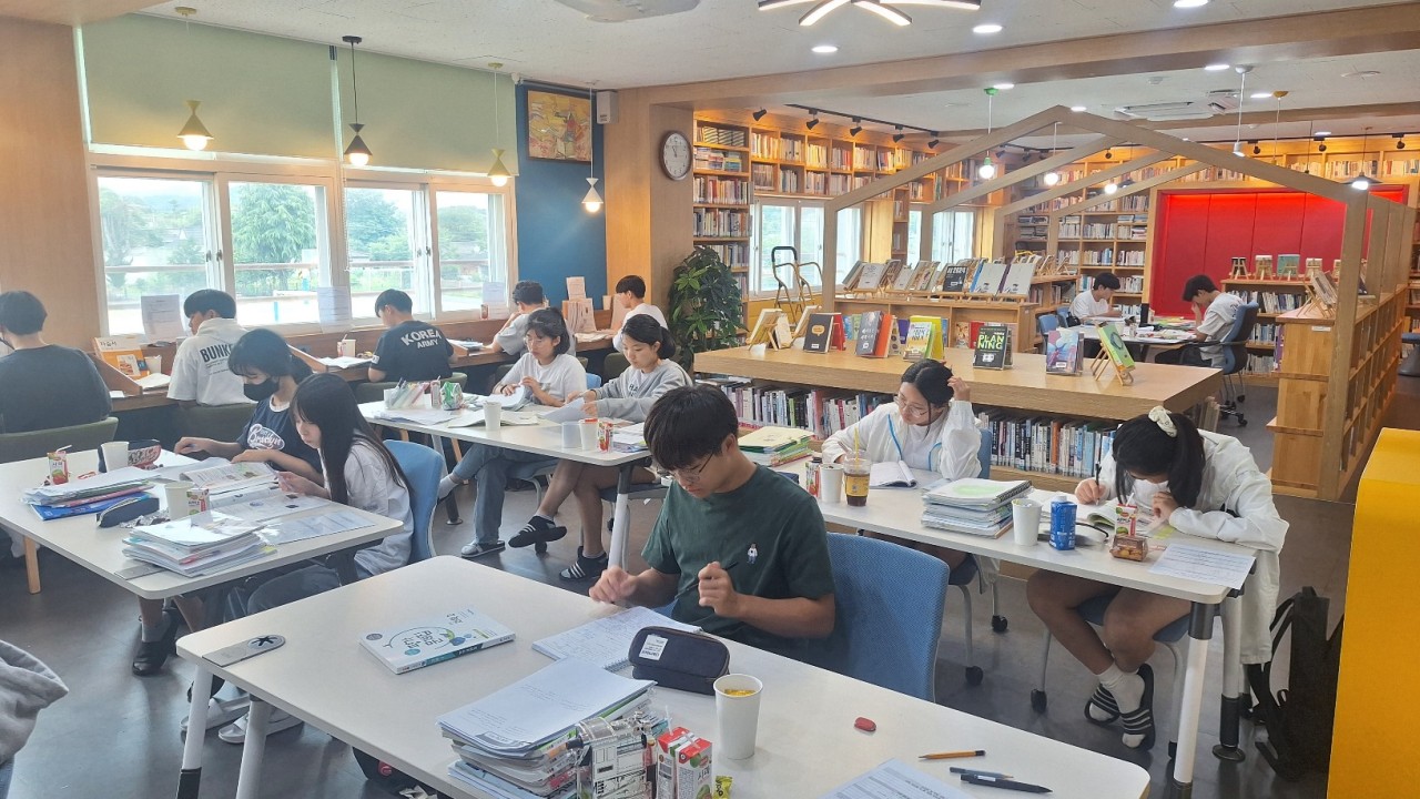 칠성중학교, “2025. 농어촌 참 좋은 학교”교육부장관 표창 ‘5차원 수용성 교육으로 배움이 즐거운 학교’운영 우수사례 선정 - 관련이미지1