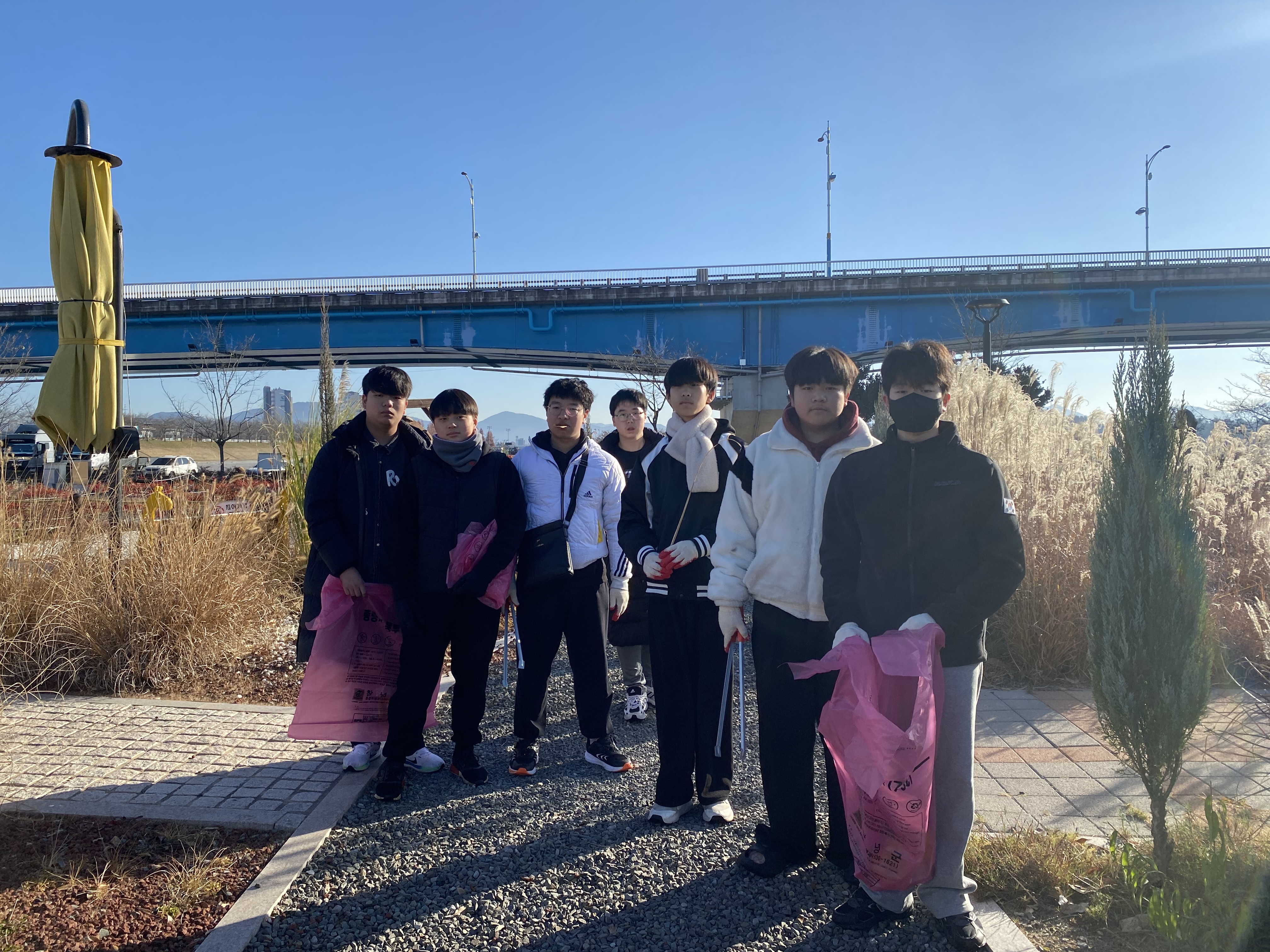 남지중, 남지수변생태공원서 환경정화활동 펼쳐 - 관련이미지2