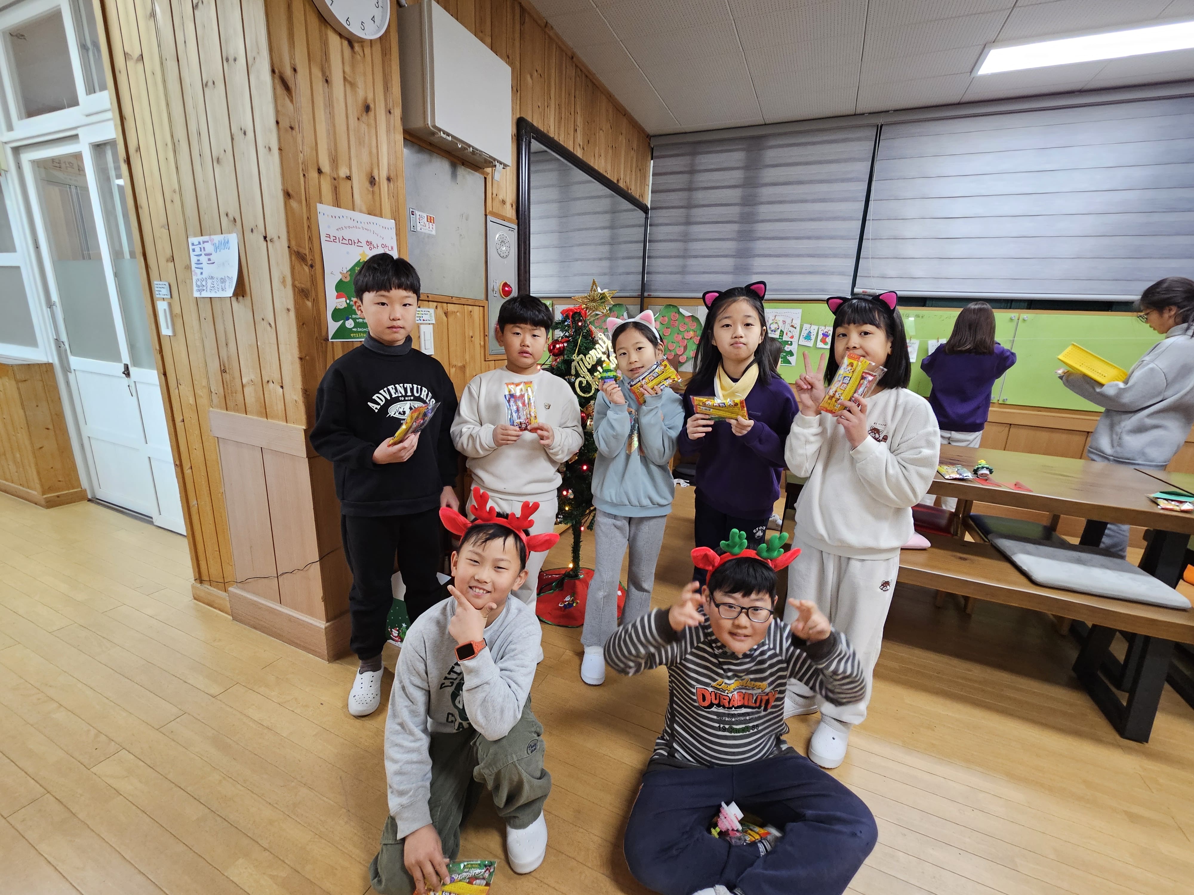 백전초, 학생자치회와 함께한 ‘크리스마스 체험’으로 학교에 설렘 가득 - 관련이미지3