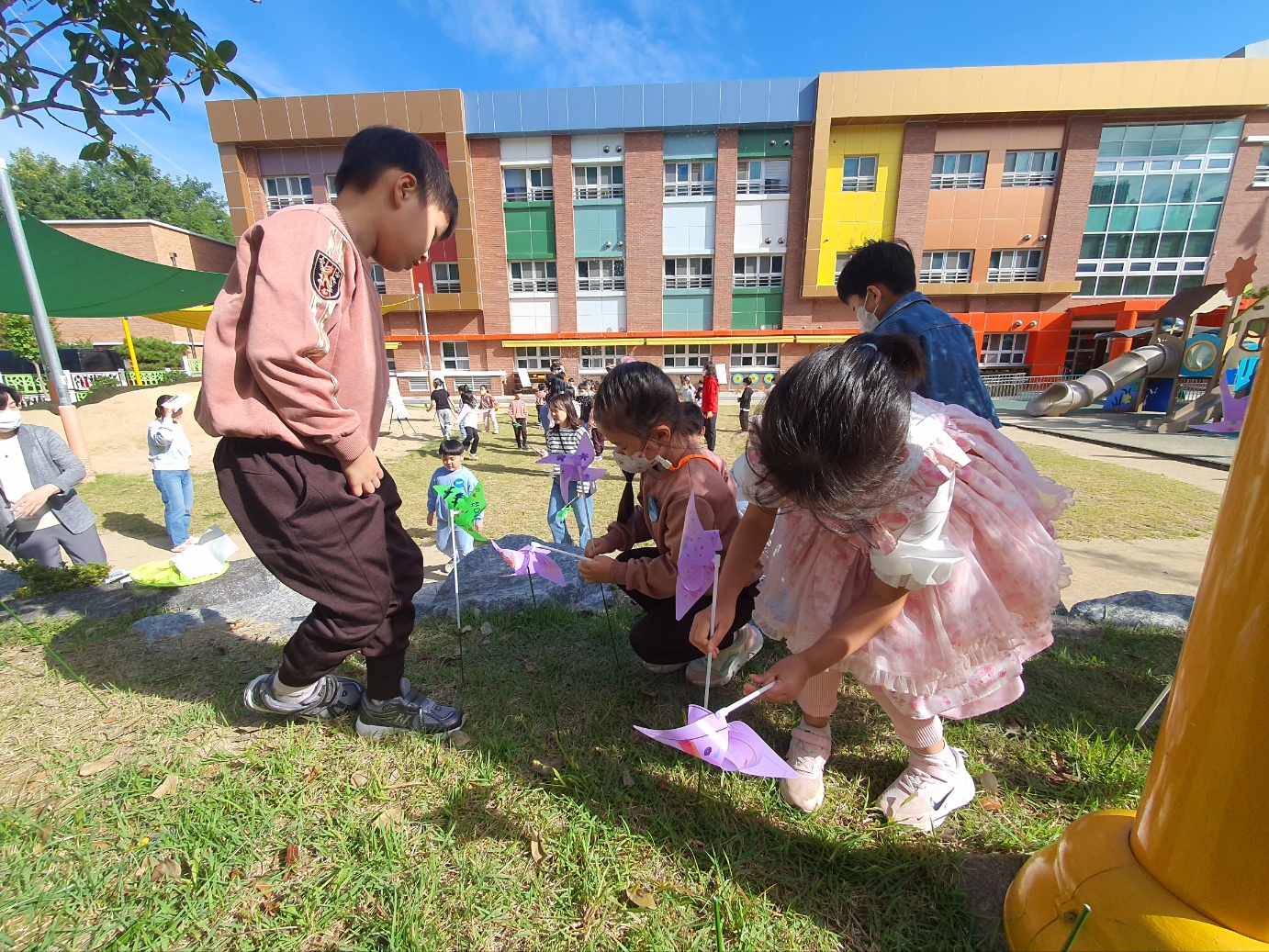 용호유치원, 유초 연계 이음학기 - 바람 솔솔 가을 축제 실시 - 관련이미지4