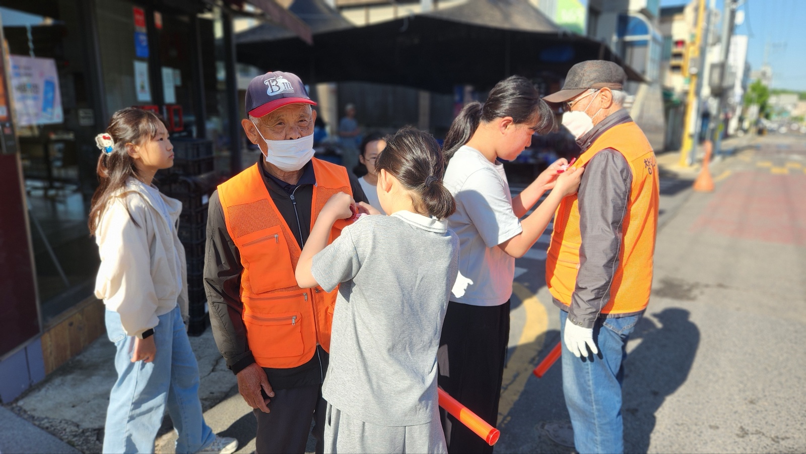 “명덕초 학교지원 시니어 어르신, 고맙습니다”, 학생회, 어버이날 맞이 감사 나눔! - 관련이미지2