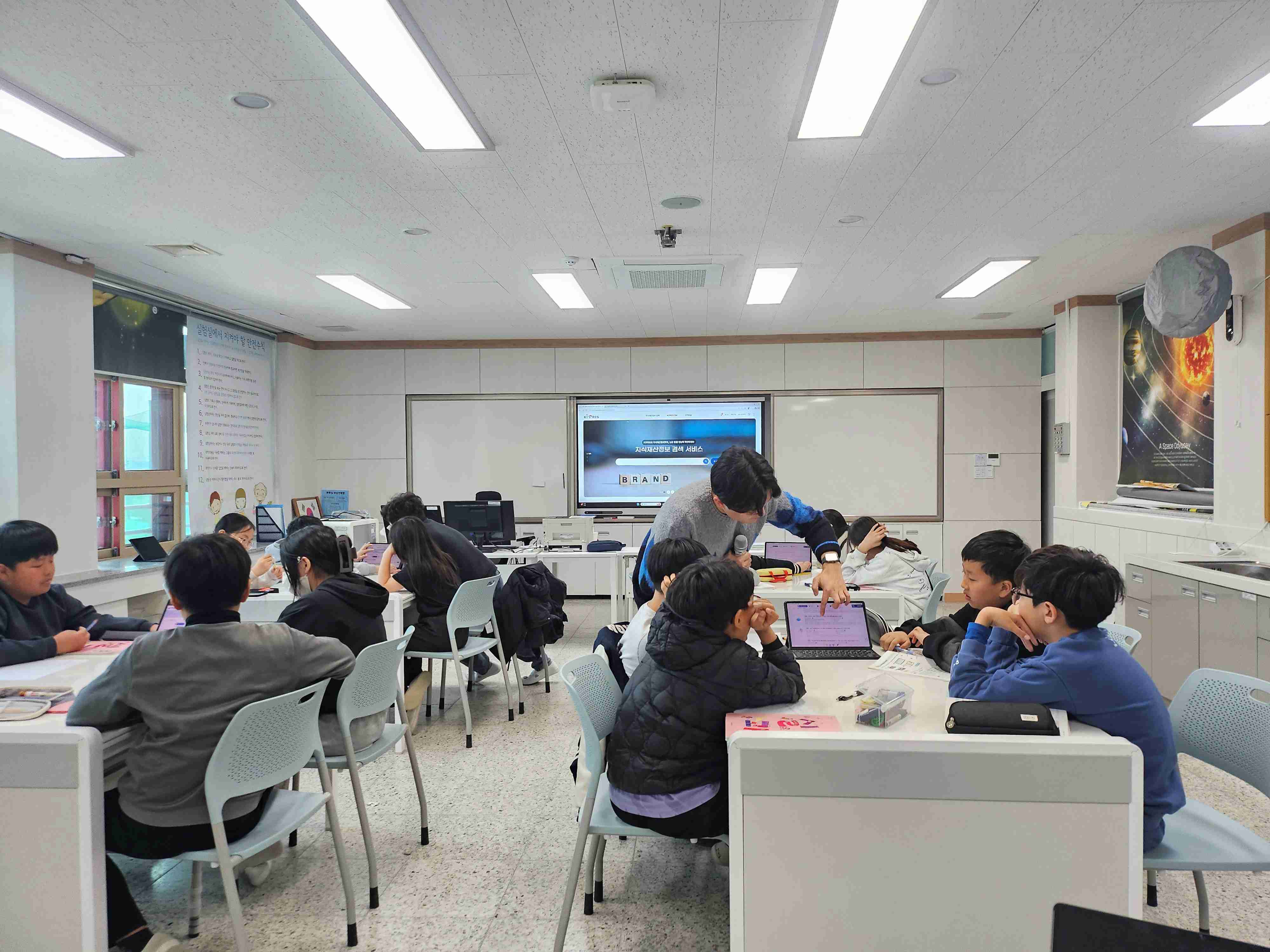 “진교초, 지능형 과학실 ․ 생태전환 야외 학습공간 새단장” - 관련이미지2